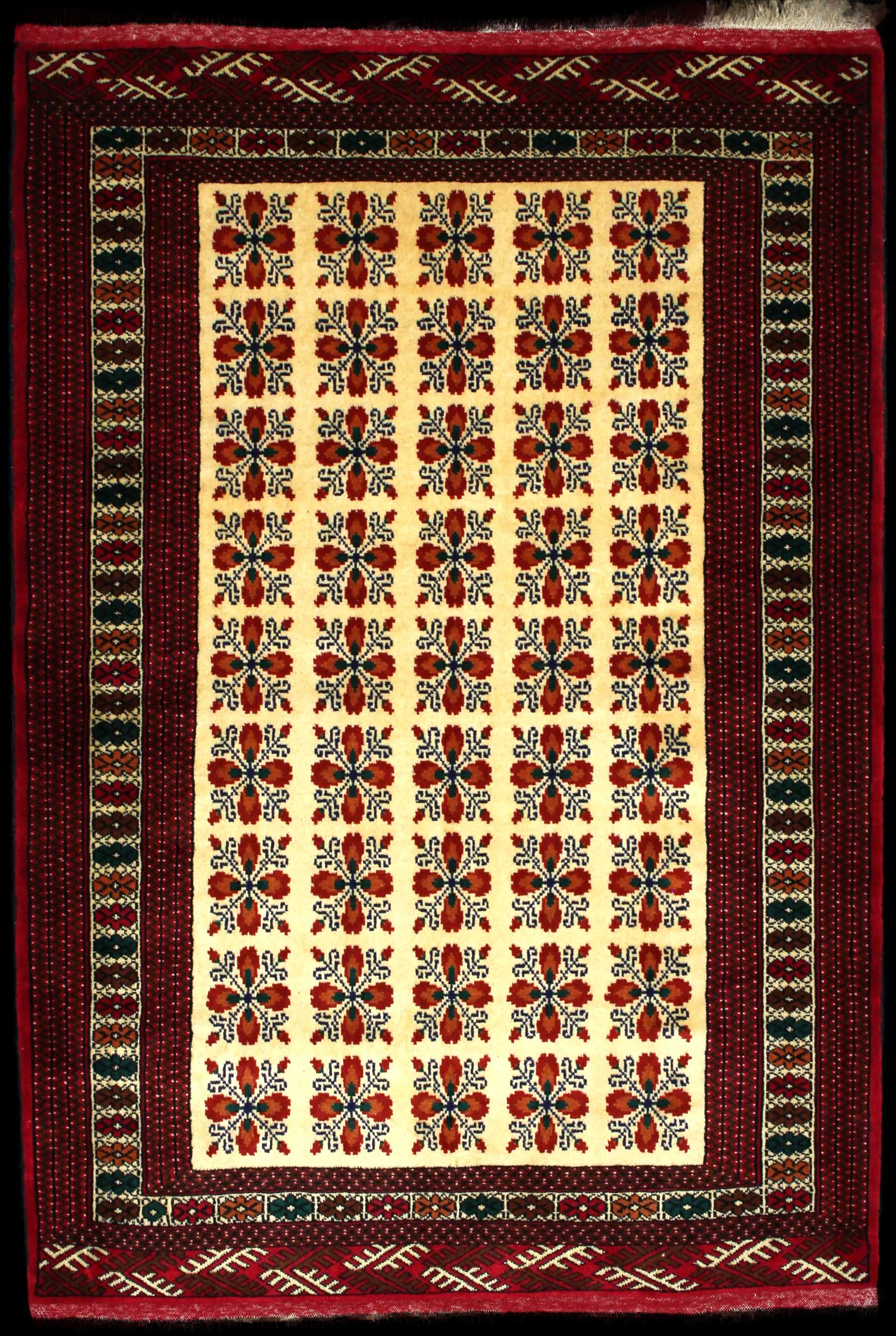 Handmade Persian rug of Turkoman style in dimensions 194 centimeters length by 132 centimetres width with mainly Red and Beige colors