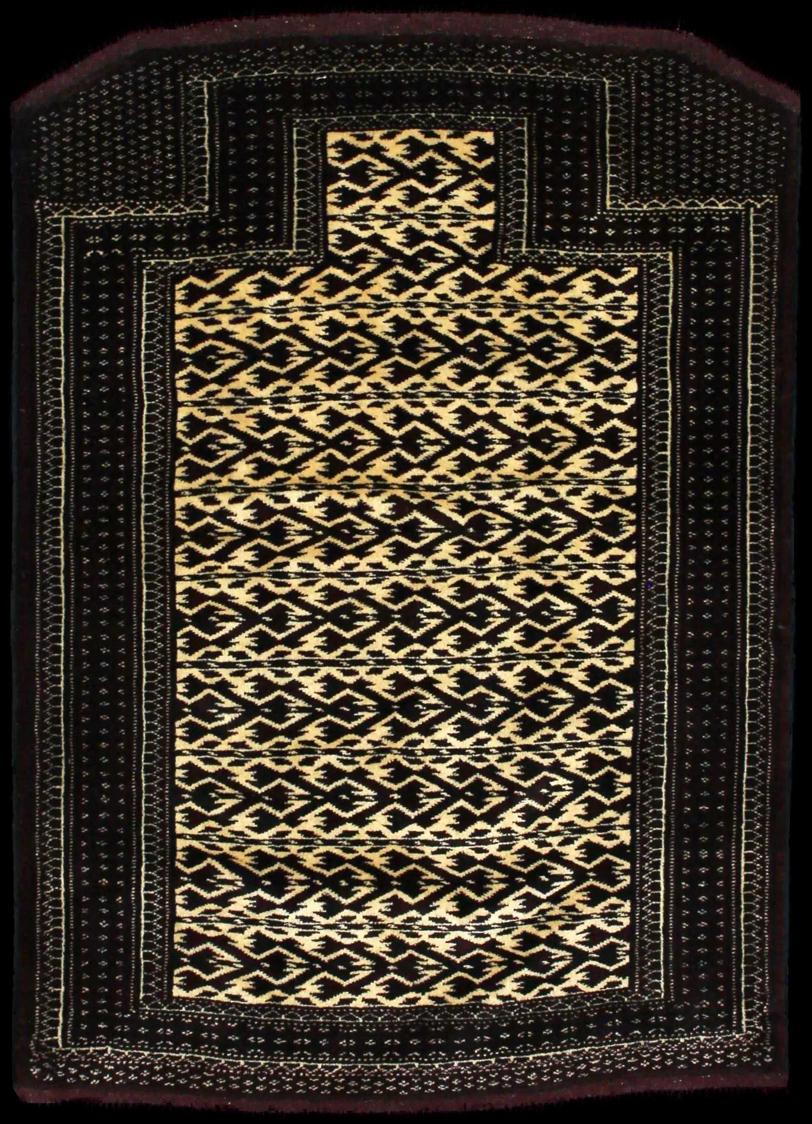 Handmade Perse rug in dimensions 133 centimeters length by 94 centimeters width with mainly Marron colors