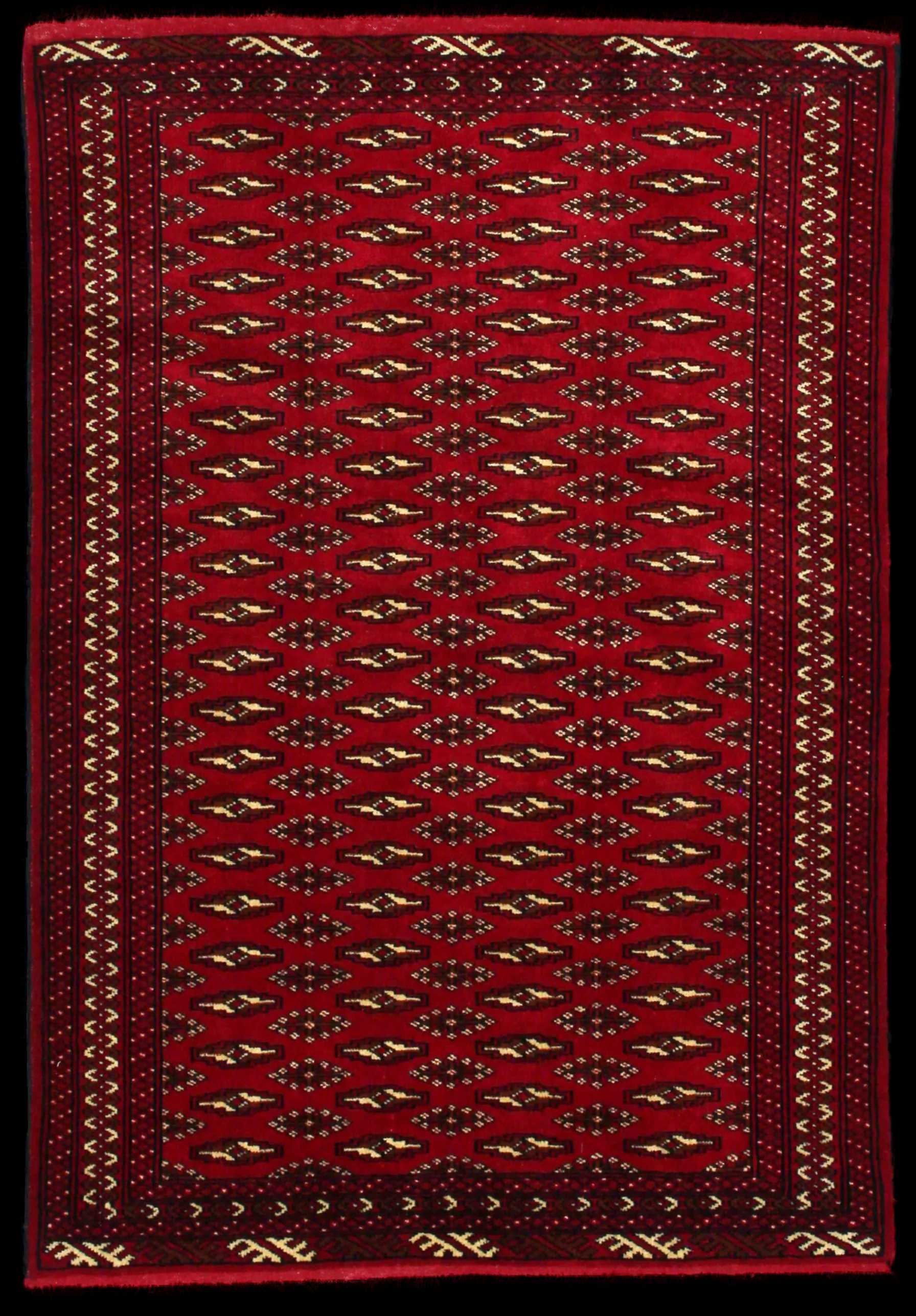 Handmade Perse rug in dimensions 148 centimeters length by 101 centimeters width with mainly Rouge colors