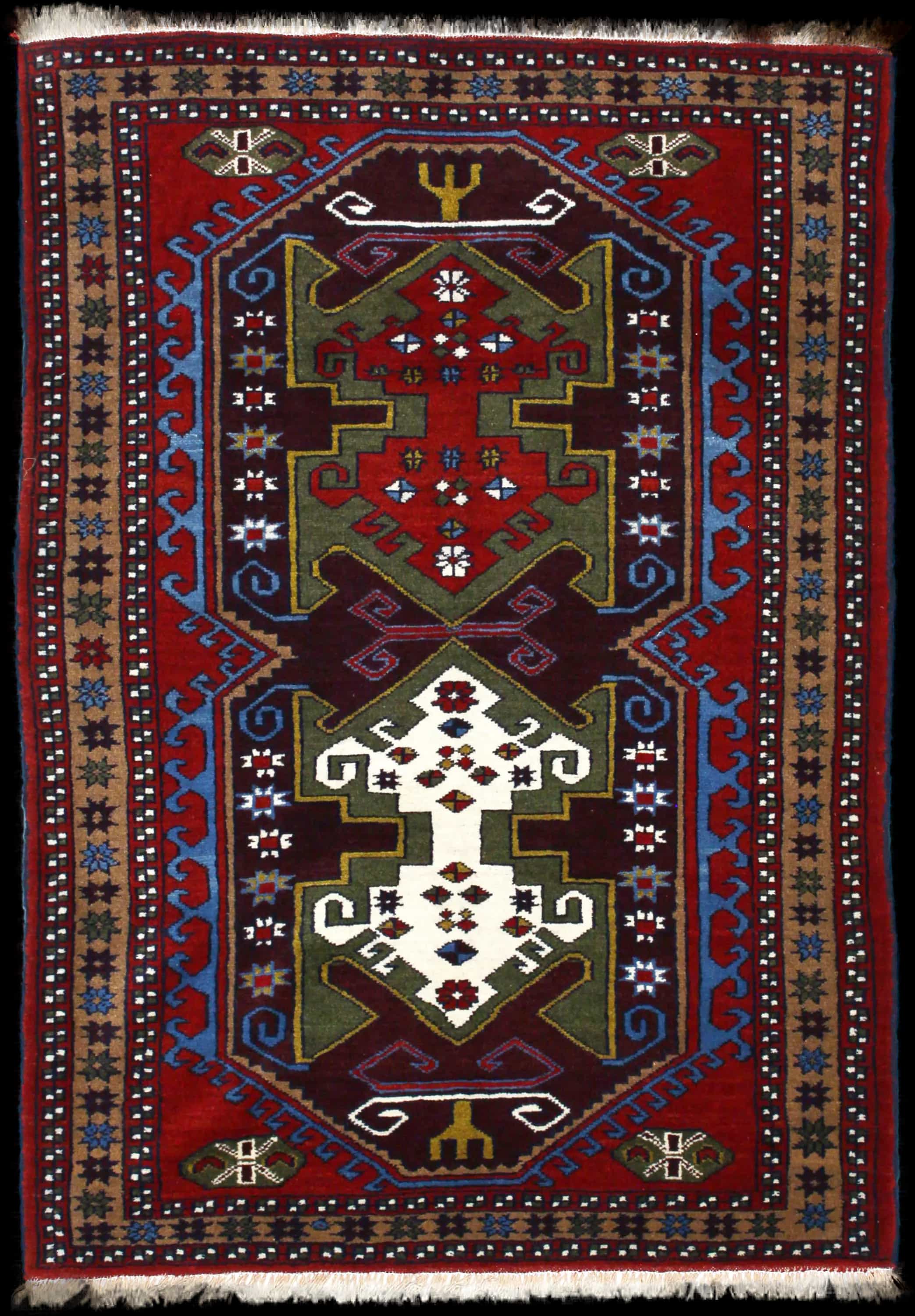 Handmade Persian rug in dimensions 172 centimeters length by 117 centimeters width with mainly Red and Green colors