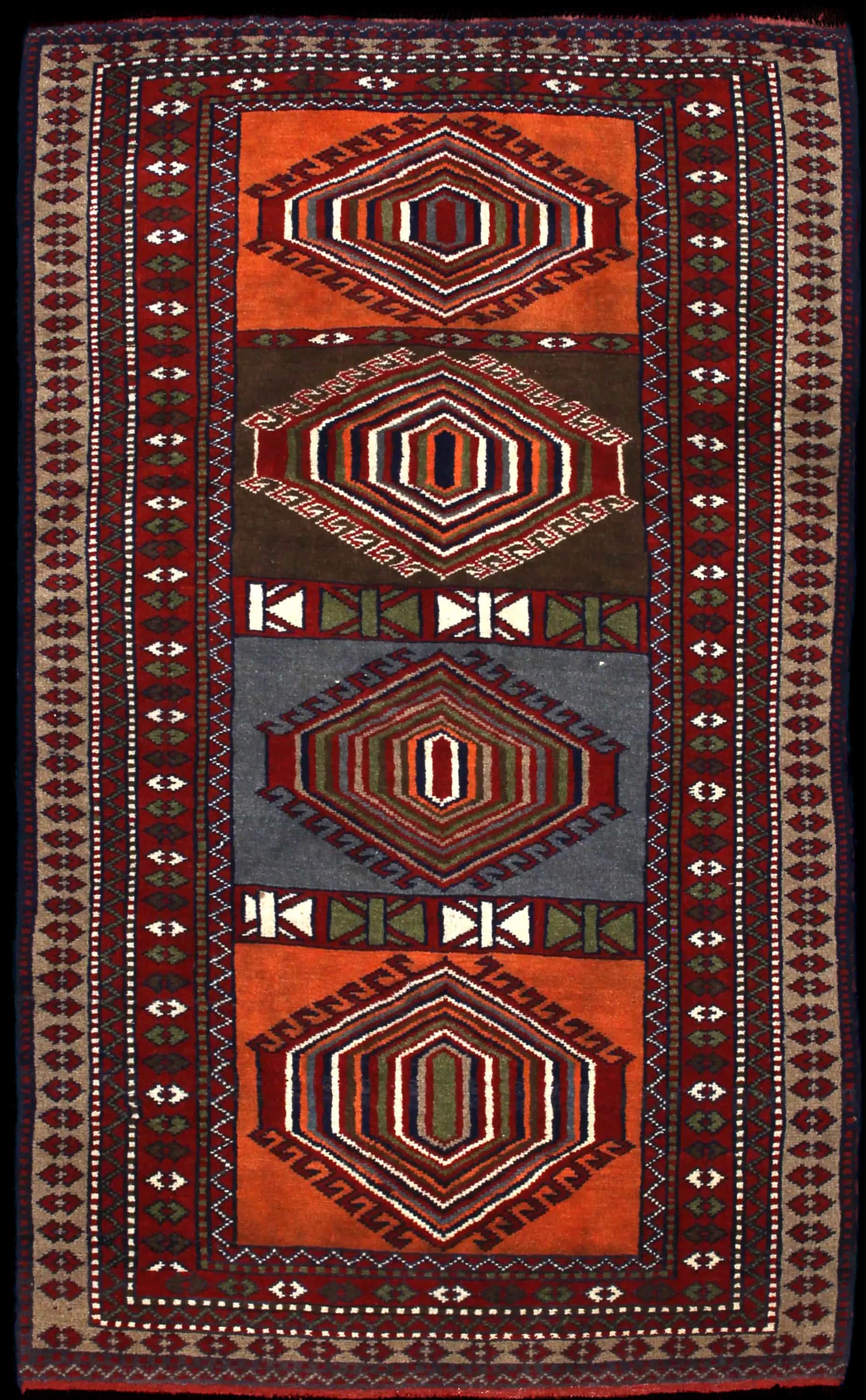 Handmade Perse rug in dimensions 175 centimeters length by 105 centimeters width with mainly Rouge et Orange colors