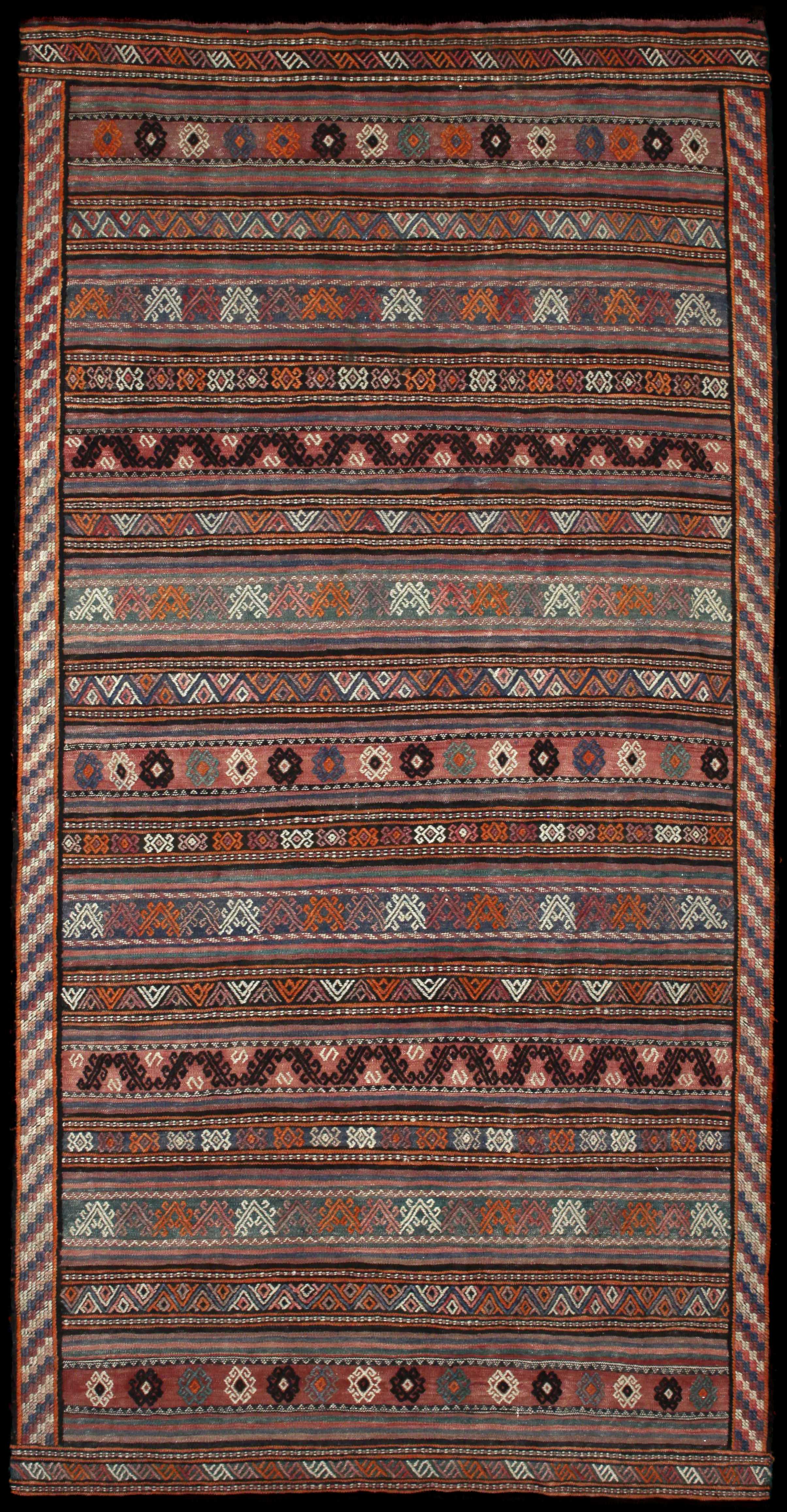 Handmade Persian rug of Sumak style in dimensions 273 centimeters length by 140 centimetres width