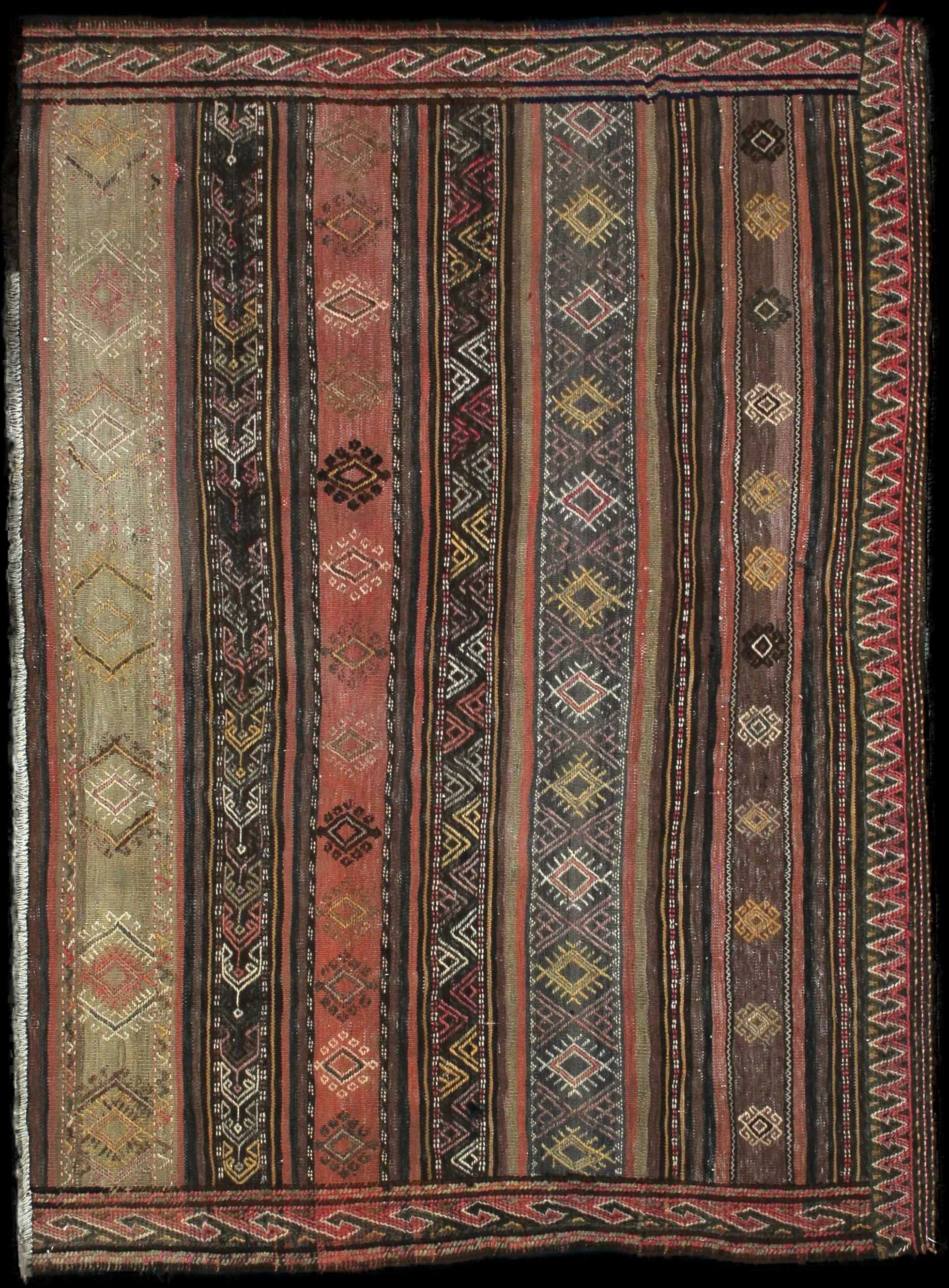 Handmade Perse rug in dimensions 152 centimeters length by 112 centimeters width with mainly Marron colors