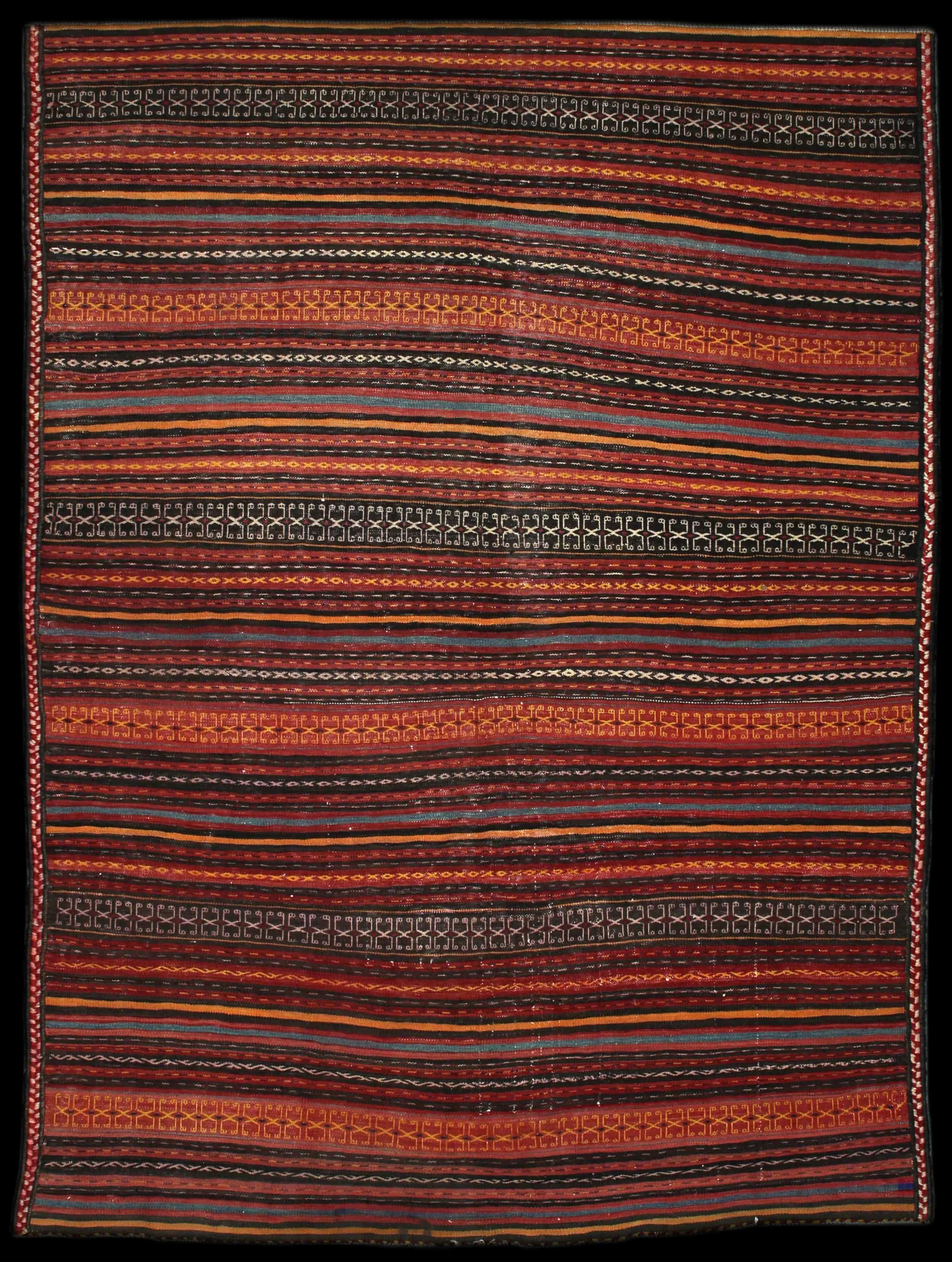 Handmade Perse rug in dimensions 206 centimeters length by 151 centimeters width with mainly Rouge et Orange colors