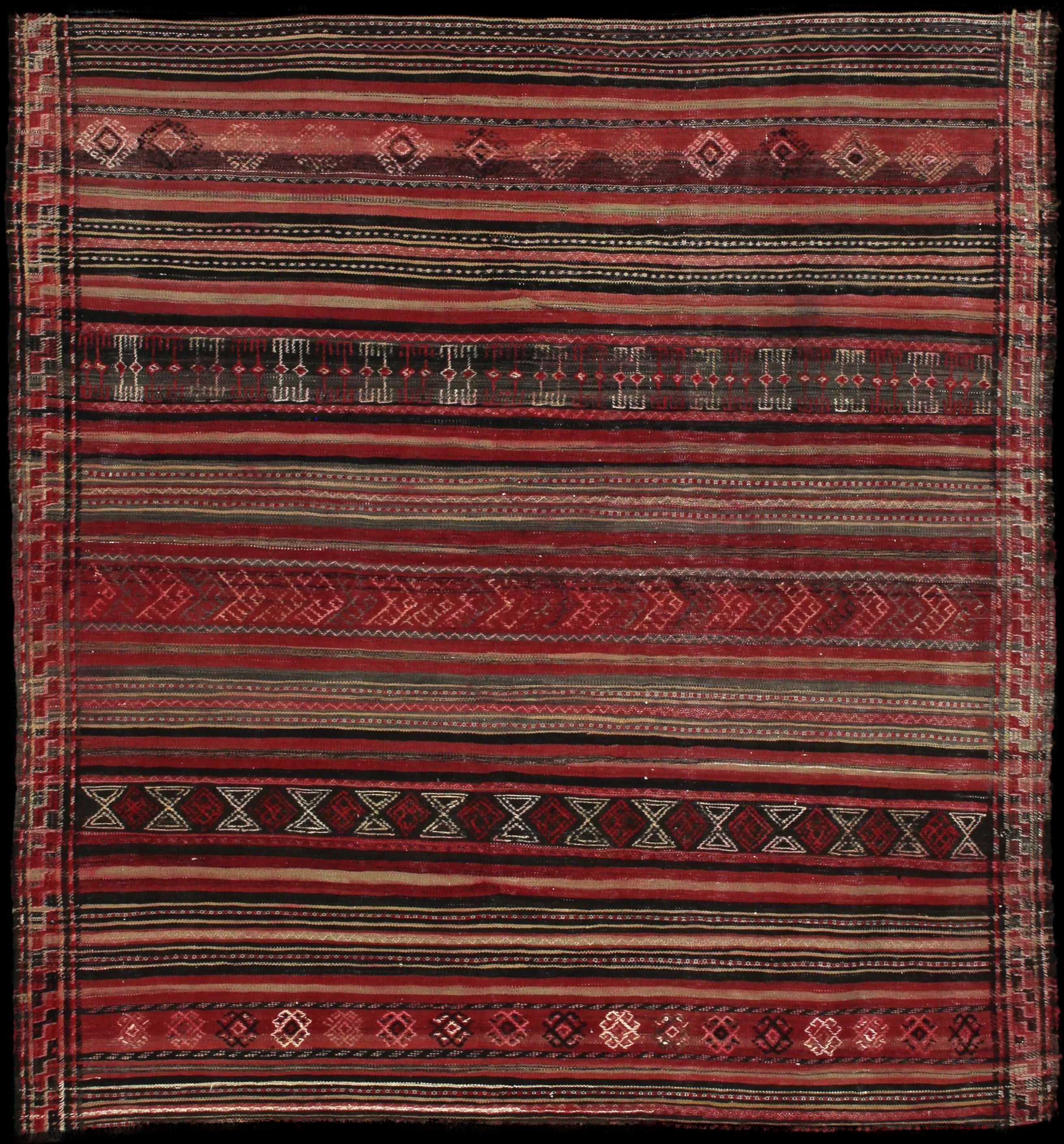 Handmade Persian rug in dimensions 165 centimeters length by 154 centimeters width with mainly Red colors