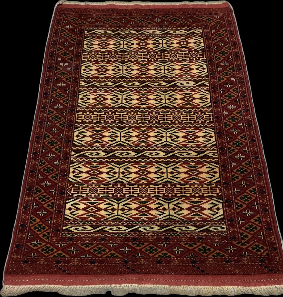 Persian rug of Turkoman style in dimensions 172 centimeters length by 114 centimeters width with mainly beige colors — Perspective