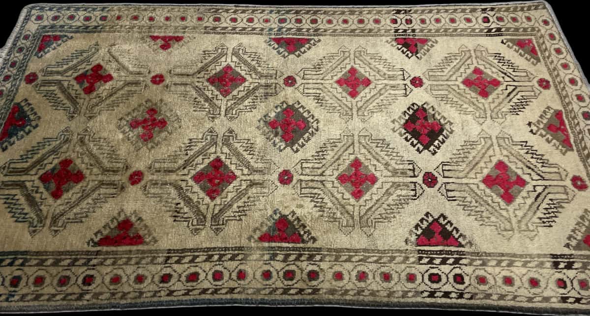 Persian rug of Baluch style in dimensions 214 centimeters length by 125 centimeters width with mainly yellow and brown colors — Perspective