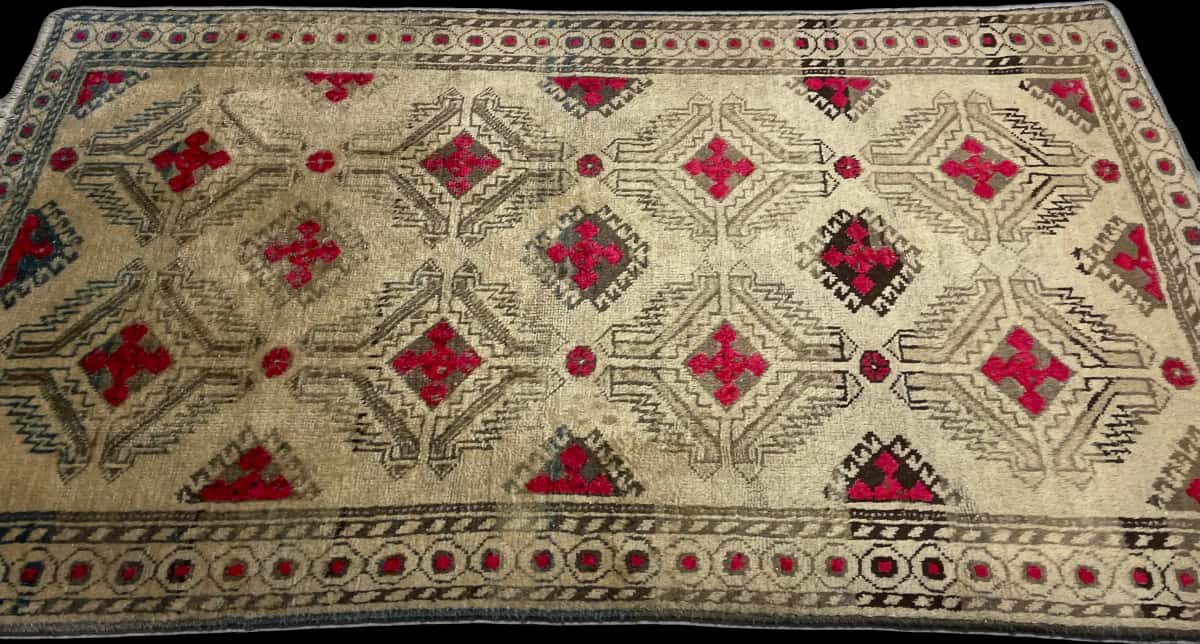 Persian rug of Baluch style in dimensions 214 centimeters length by 125 centimeters width with mainly yellow and brown colors — Perspective
