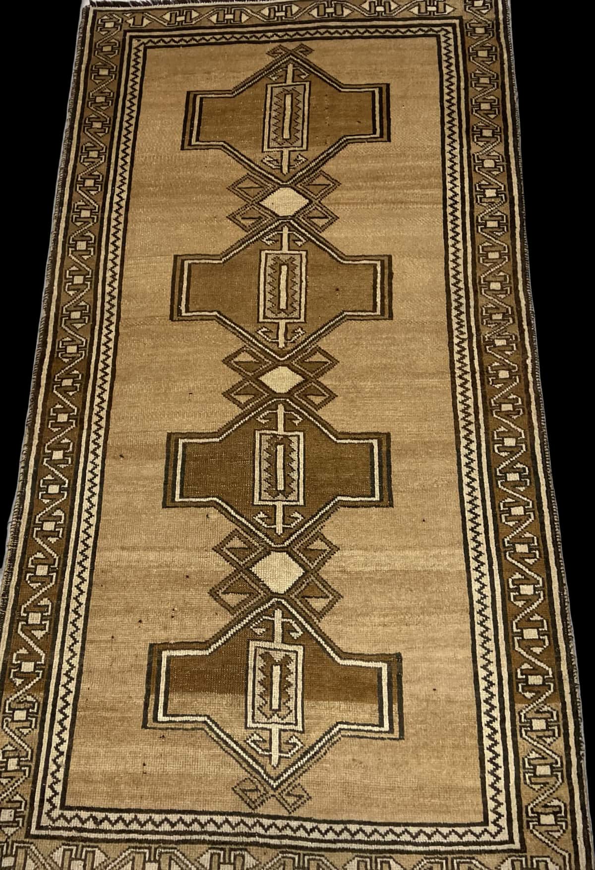 Persian rug of Baluch style in dimensions 220 centimeters length by 120 centimeters width with mainly brown colors — Perspective