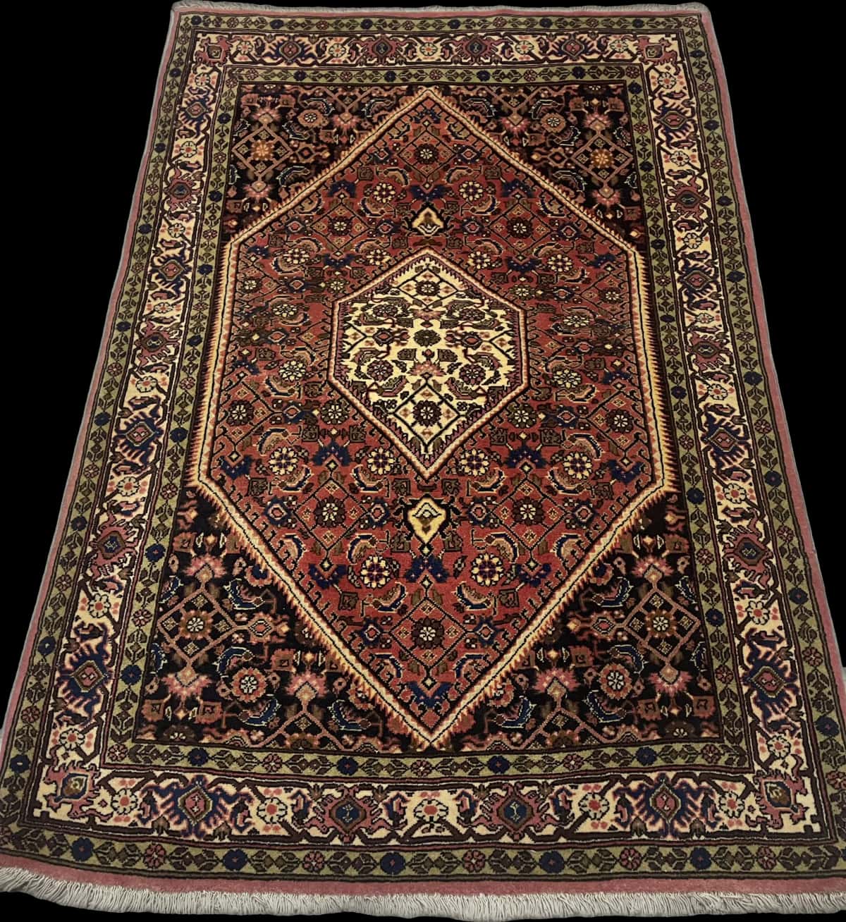 Persian rug of Bijar style in dimensions 172 centimeters length by 112 centimeters width with mainly pink colors — Perspective