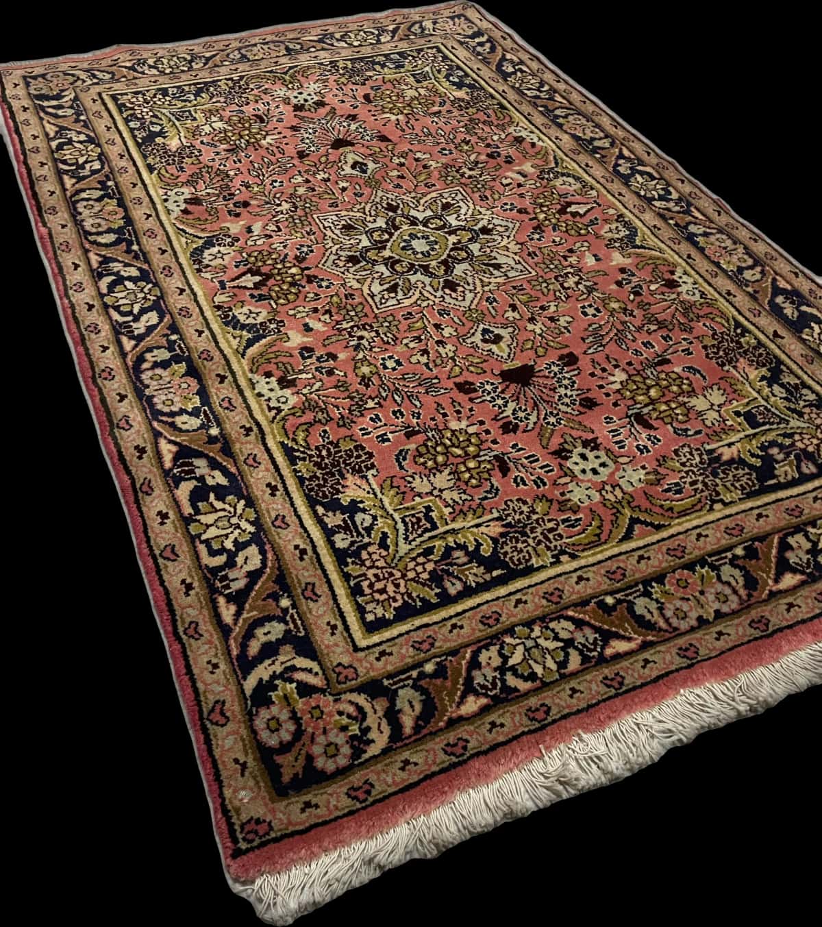 Persian rug of Hamadan style in dimensions 150 centimeters length by 100 centimeters width with mainly pink colors — Perspective