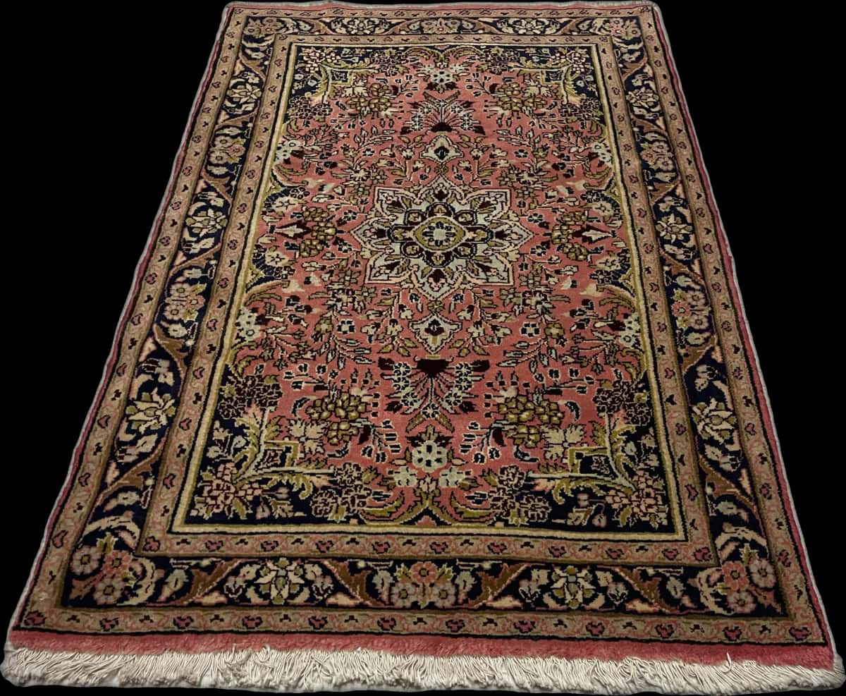Persian rug of Hamadan style in dimensions 150 centimeters length by 100 centimeters width with mainly pink colors — Perspective