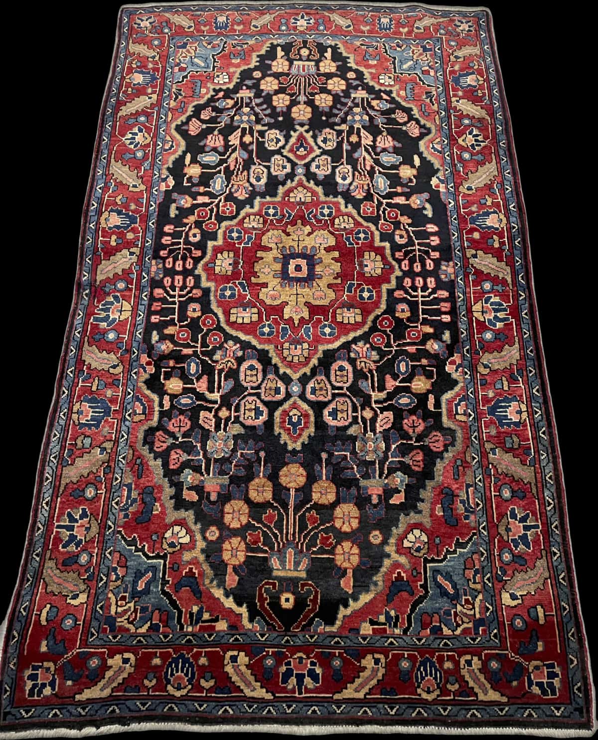 Persian rug of Mahallat style in dimensions 224 centimeters length by 130 centimeters width with mainly red and blue colors — Perspective