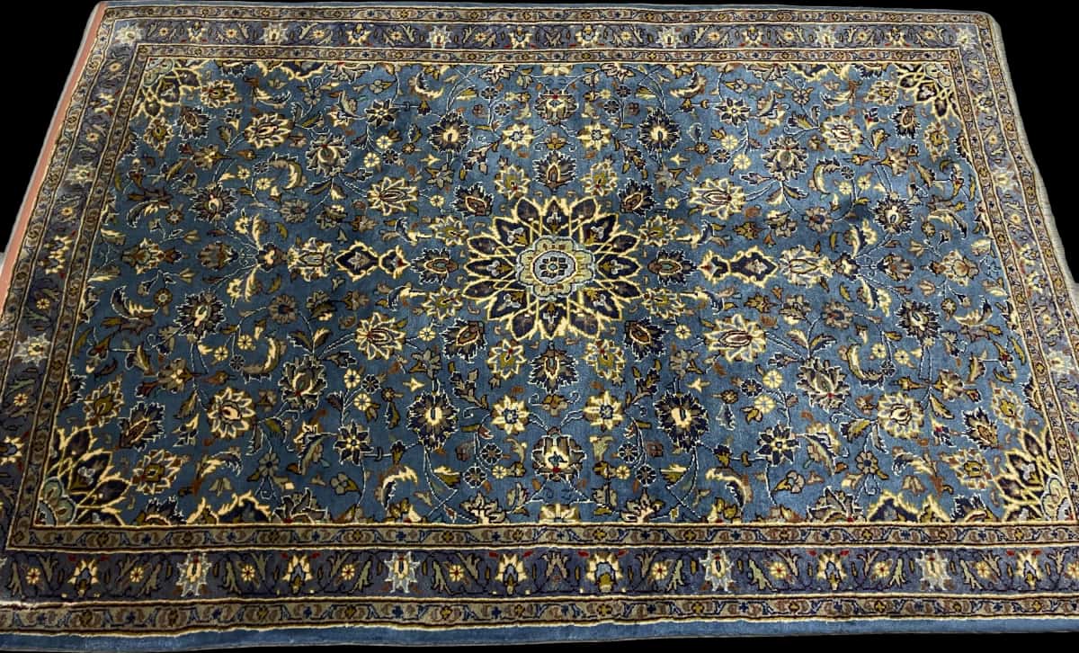 Persian rug of Kashmar style in dimensions 186 centimeters length by 126 centimeters width with mainly blue colors — Perspective