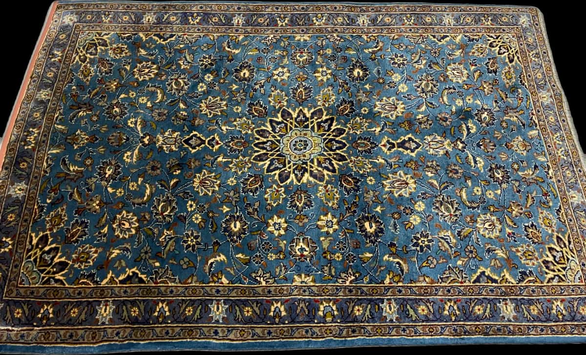 Persian rug of Kashmar style in dimensions 186 centimeters length by 126 centimeters width with mainly blue colors — Perspective