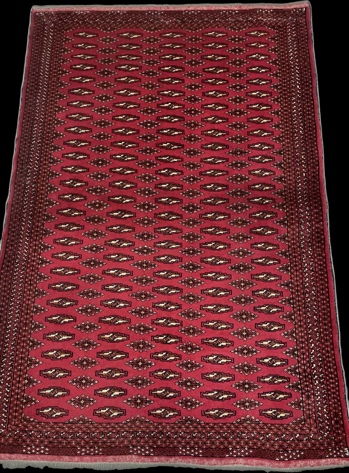 Persian rug of Turkoman style in dimensions 196 centimeters length by 132 centimeters width with mainly red colors — Perspective