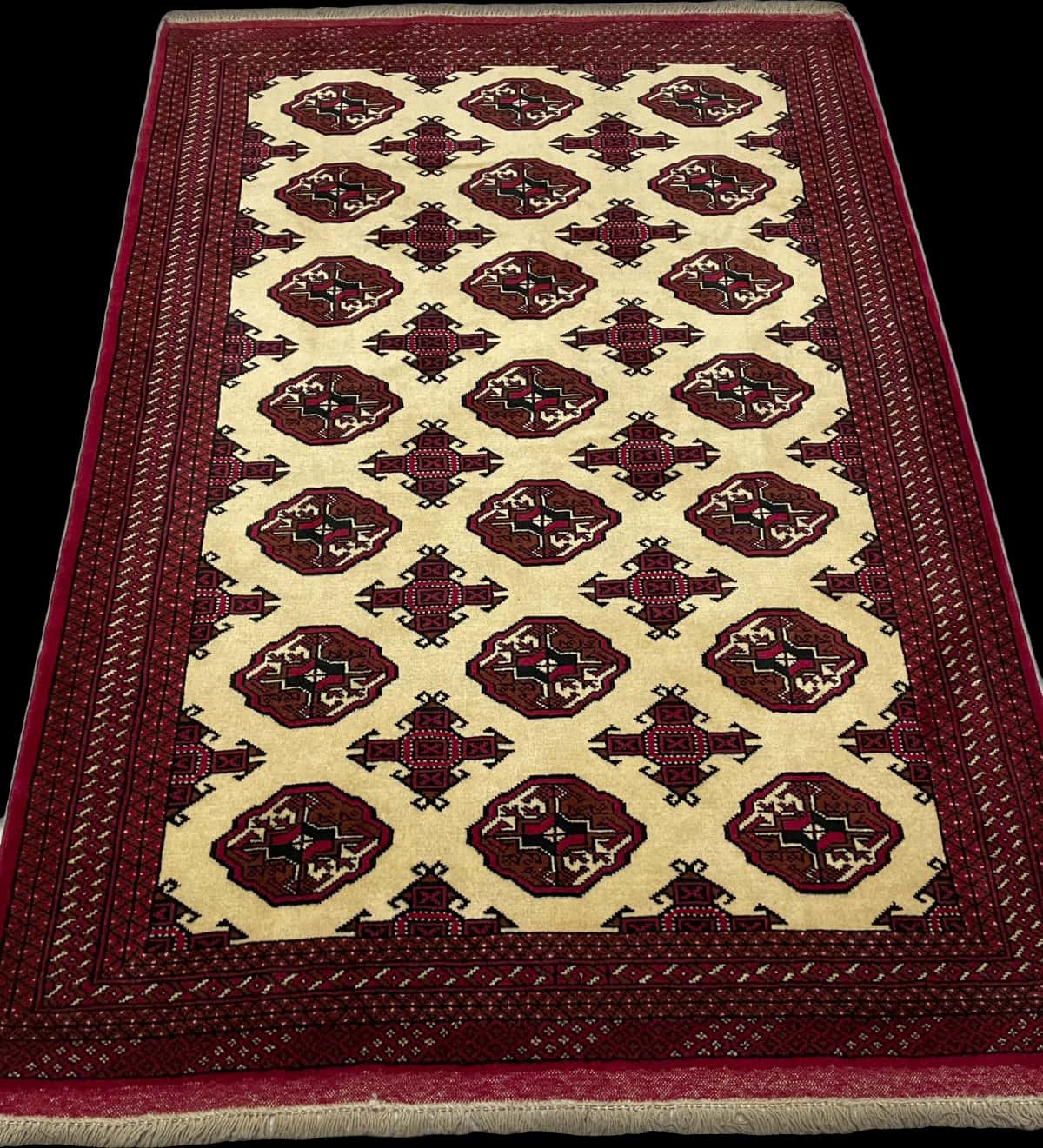 Persian rug of Turkoman style in dimensions 196 centimeters length by 136 centimeters width with mainly beige and red colors — Perspective