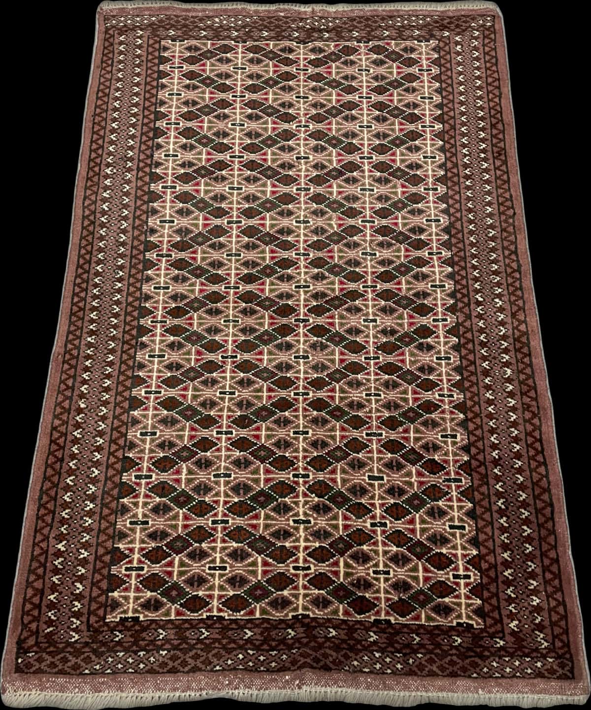 Persian rug of Turkoman style in dimensions 153 centimeters length by 97 centimeters width with mainly brown colors — Perspective