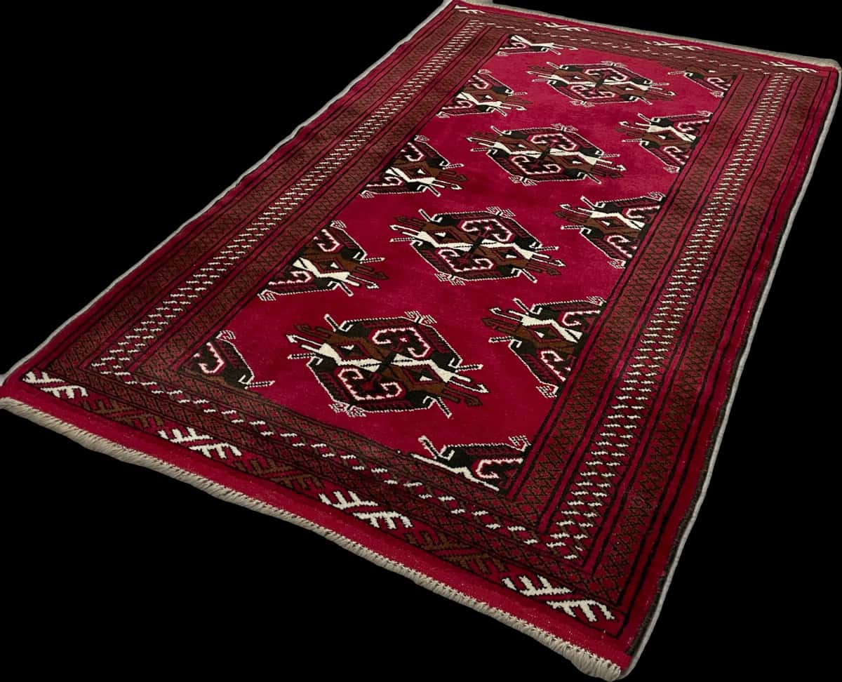 Persian rug of Turkoman style in dimensions 150 centimeters length by 98 centimeters width with mainly red colors — Perspective