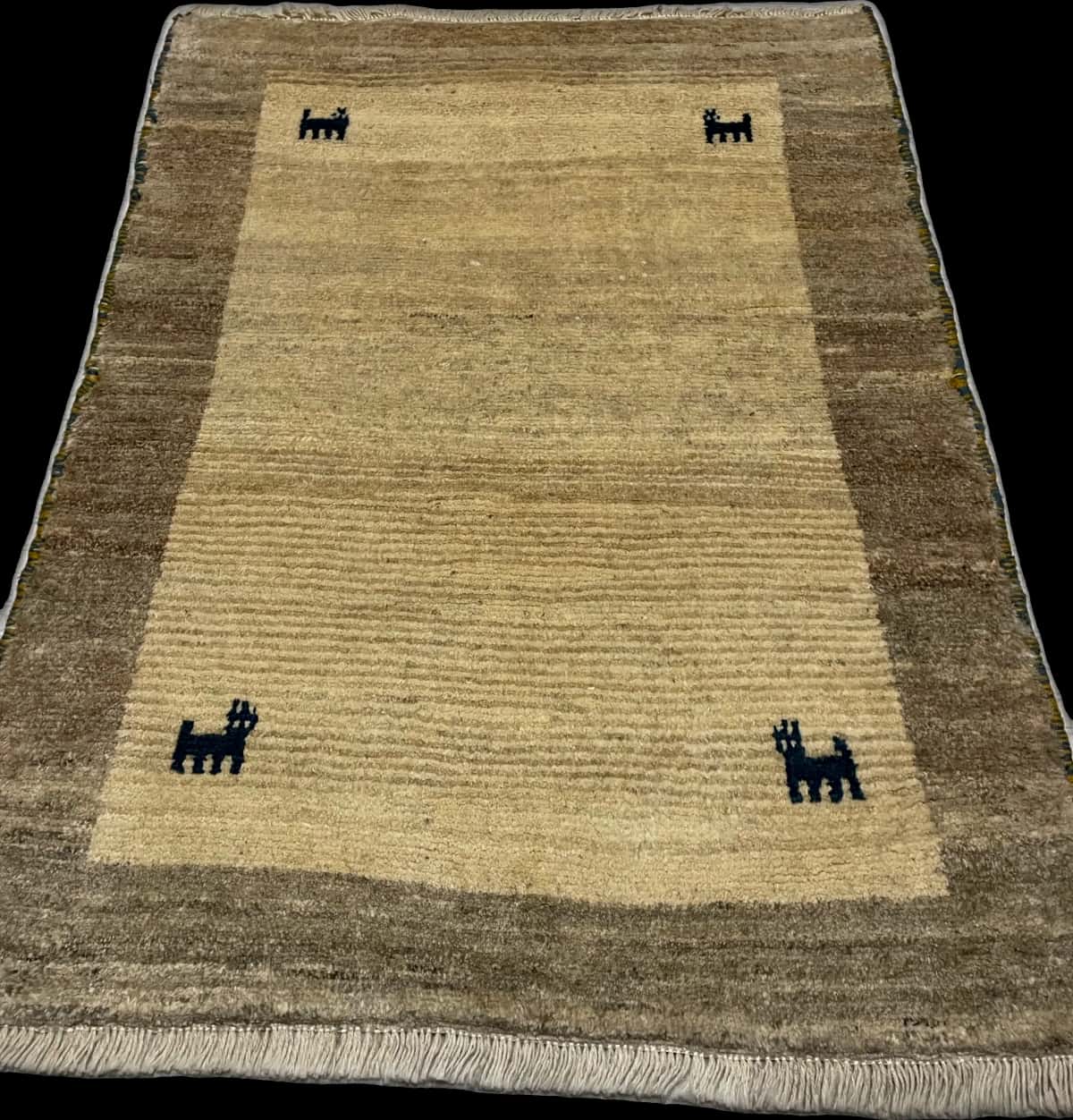 Persian rug of Gabbeh style in dimensions 140 centimeters length by 102 centimeters width with mainly beige colors — Perspective
