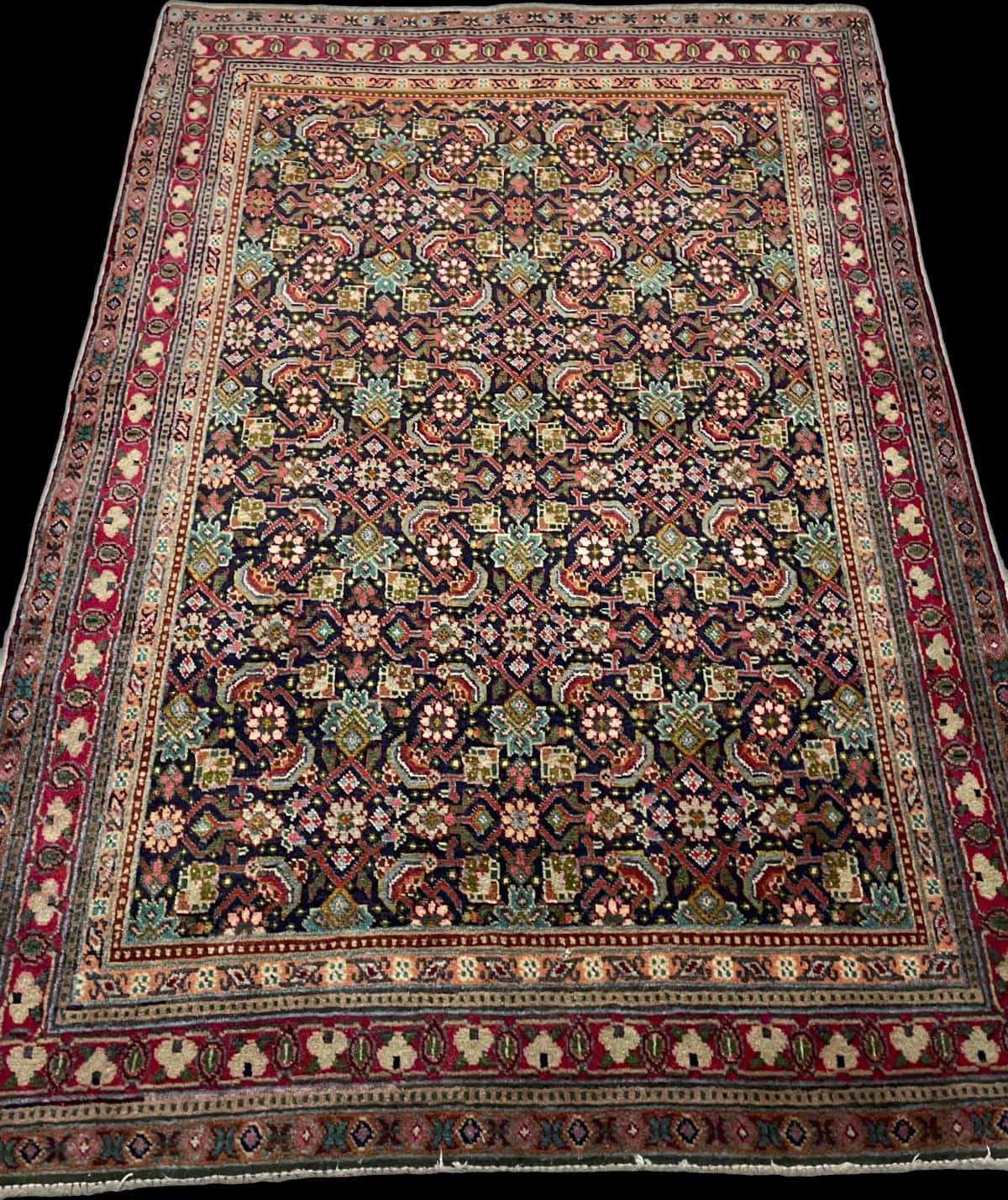 Persian rug of Bijar style in dimensions 156 centimeters length by 109 centimeters width with mainly colorful colors — Perspective