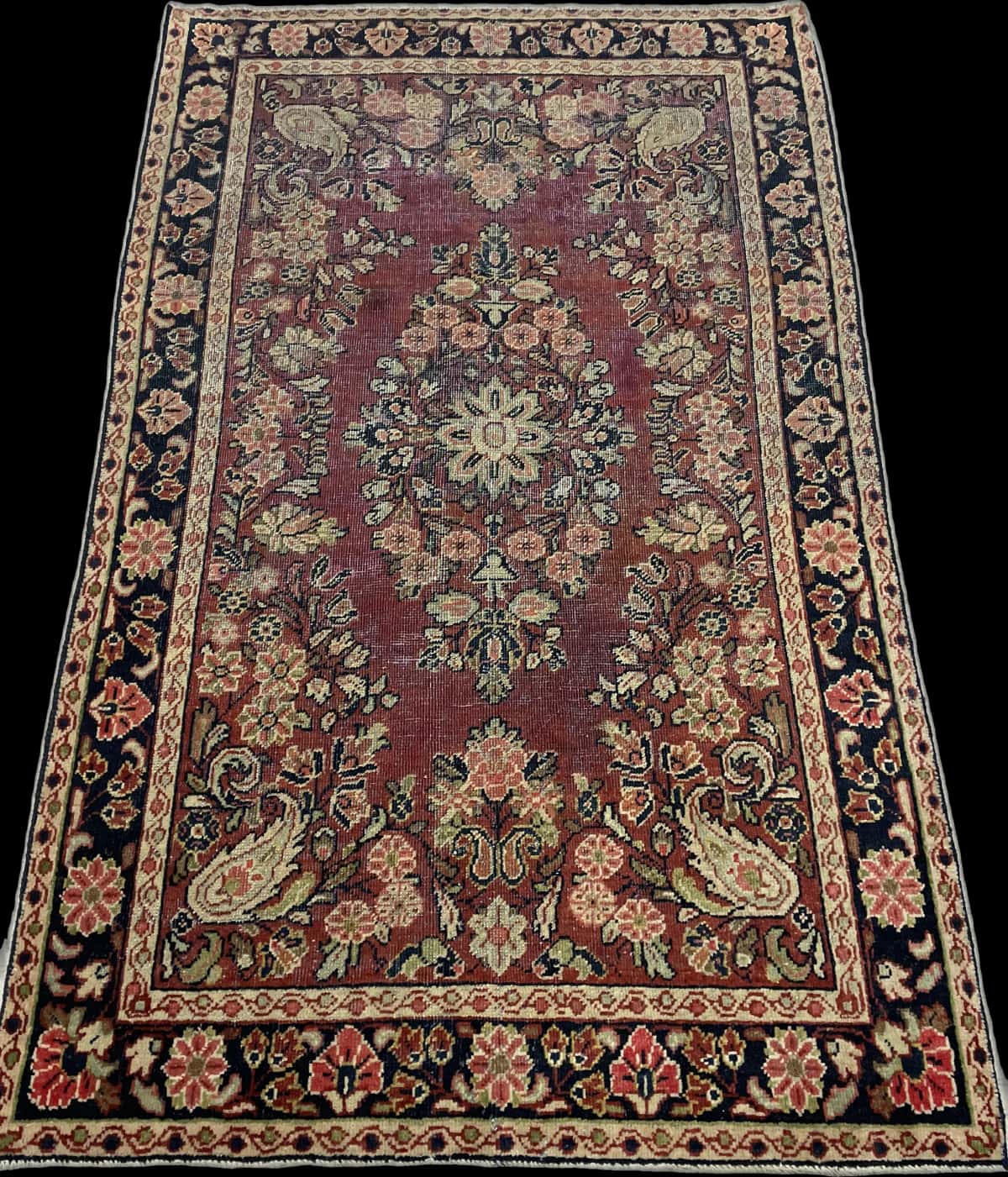 alfombra persa de estilo Moshkabad en dimensiones 198 centímetros de largo por 124 centímetros de ancho con colores principalmente morado — Perspectiva