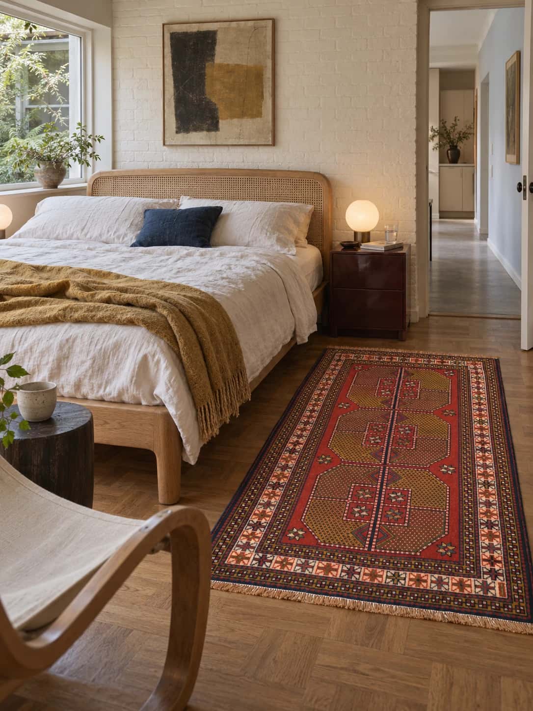 Perzisch tapijt Beloetsj, oosters, 110x187 cm, overwegend rood — In een kamer