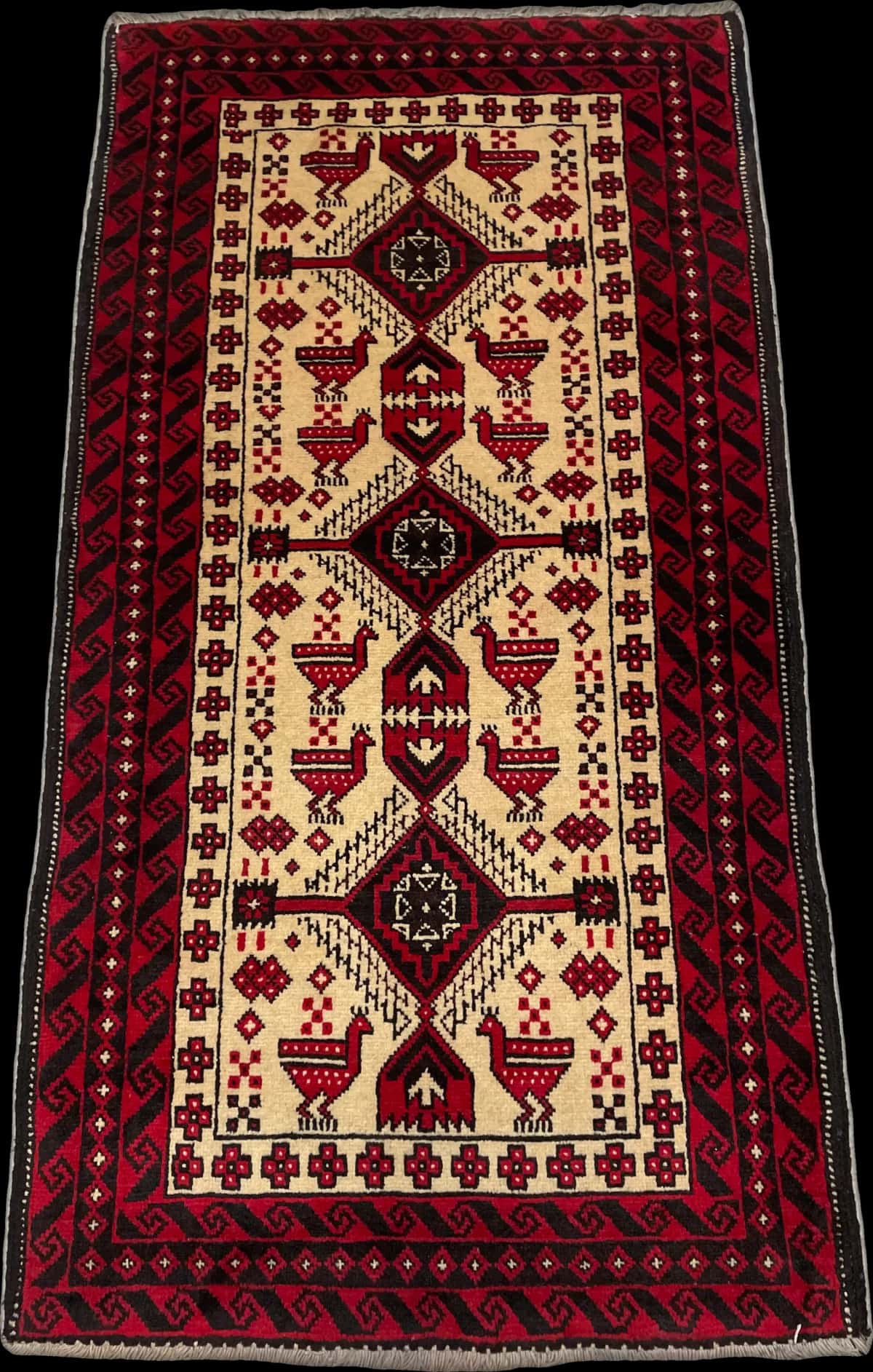 persischer Teppich im Baluch Stil in den Maßen 187 Zentimeter Länge mal 106 Zentimeter Breite mit überwiegend beige und rot Farben — Perspektive