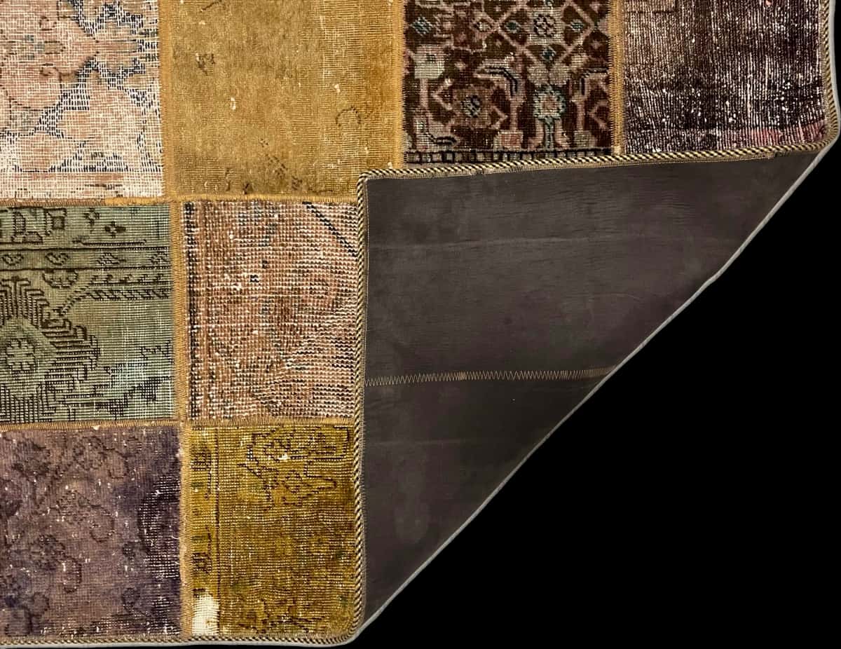 Persian rug of Rey style in dimensions 210 centimeters length by 151 centimeters width with mainly colorful colors — Folded