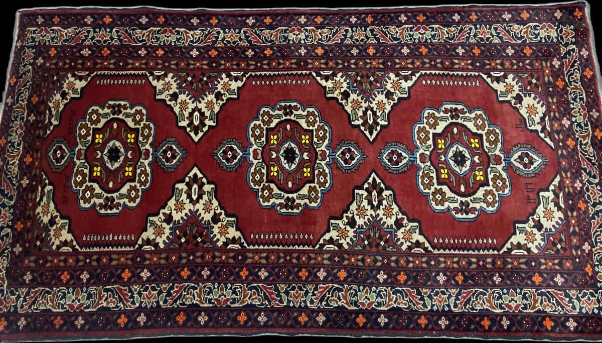 Persian rug of Baluch style in dimensions 198 centimeters length by 111 centimeters width with mainly red and orange colors — Perspective