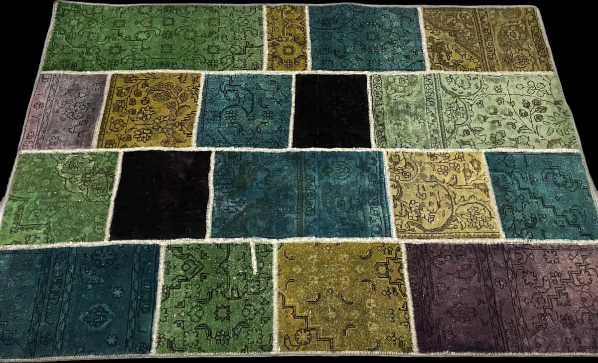 alfombra persa de estilo patchwork en dimensiones 200 centímetros de largo por 140 centímetros de ancho — Perspectiva