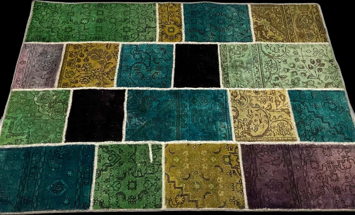 Persian rug of Rey style in dimensions 200 centimeters length by 140 centimeters width with mainly colorful colors — Perspective