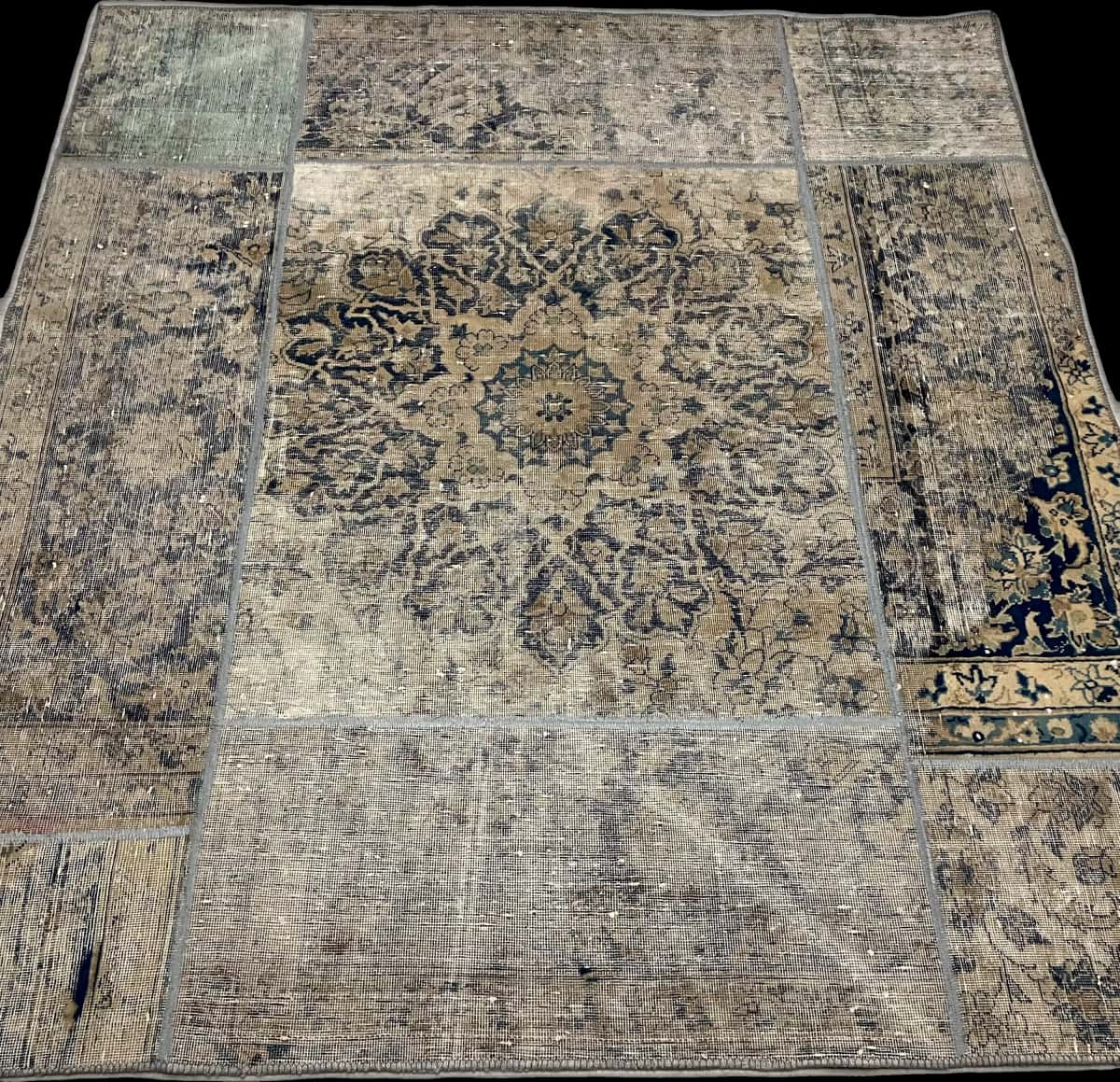 Persian rug of Rey style in dimensions 178 centimeters length by 160 centimeters width with mainly beige and white colors — Perspective