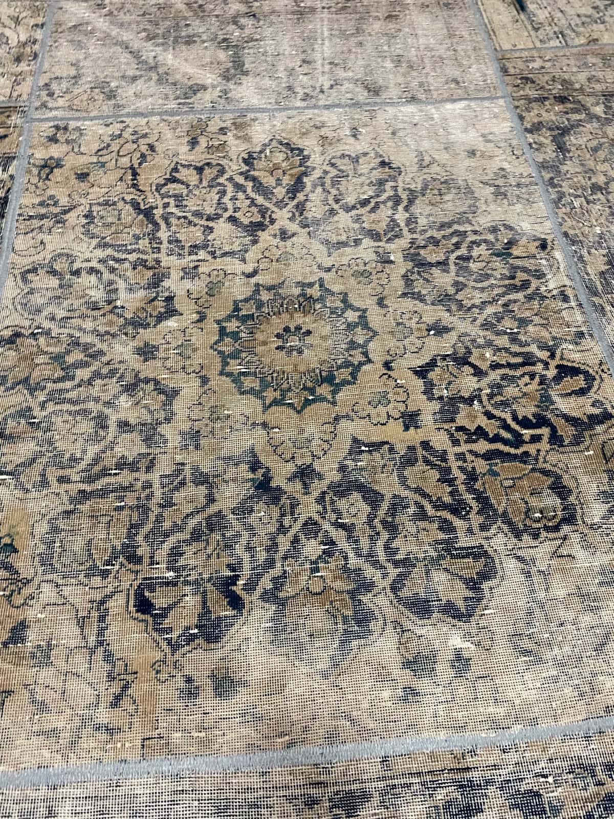 Persian rug of Rey style in dimensions 178 centimeters length by 160 centimeters width with mainly beige and white colors — Perspective