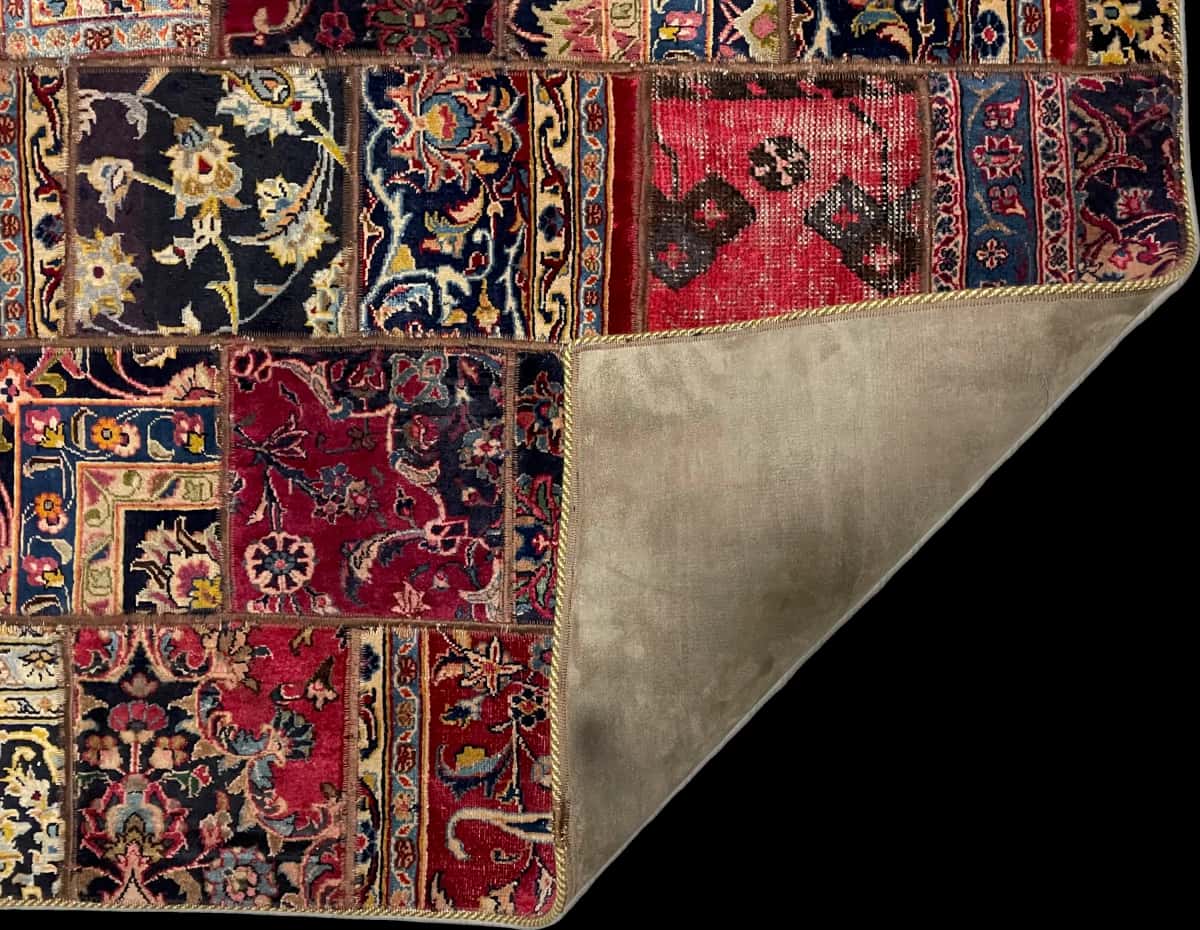 Persian rug of Rey style in dimensions 206 centimeters length by 150 centimeters width with mainly red colors — Folded