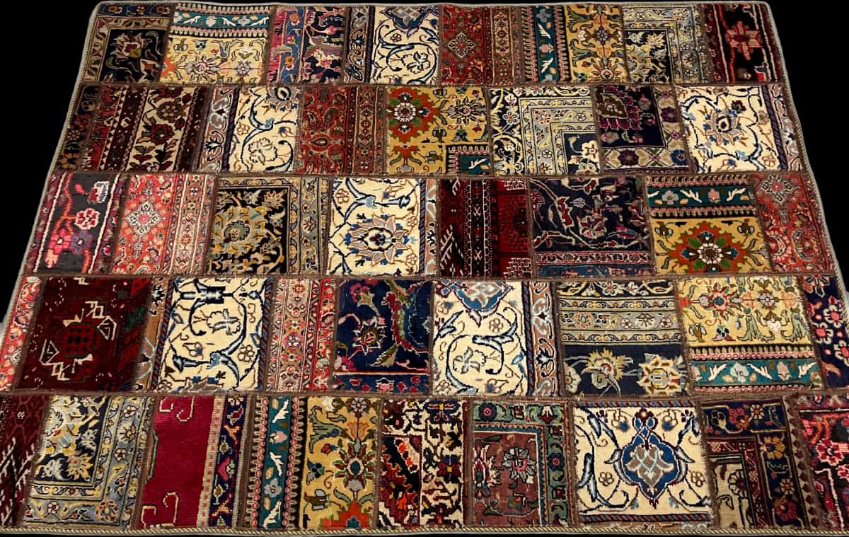 Persian rug of Rey style in dimensions 202 centimeters length by 150 centimeters width with mainly colorful colors — Perspective