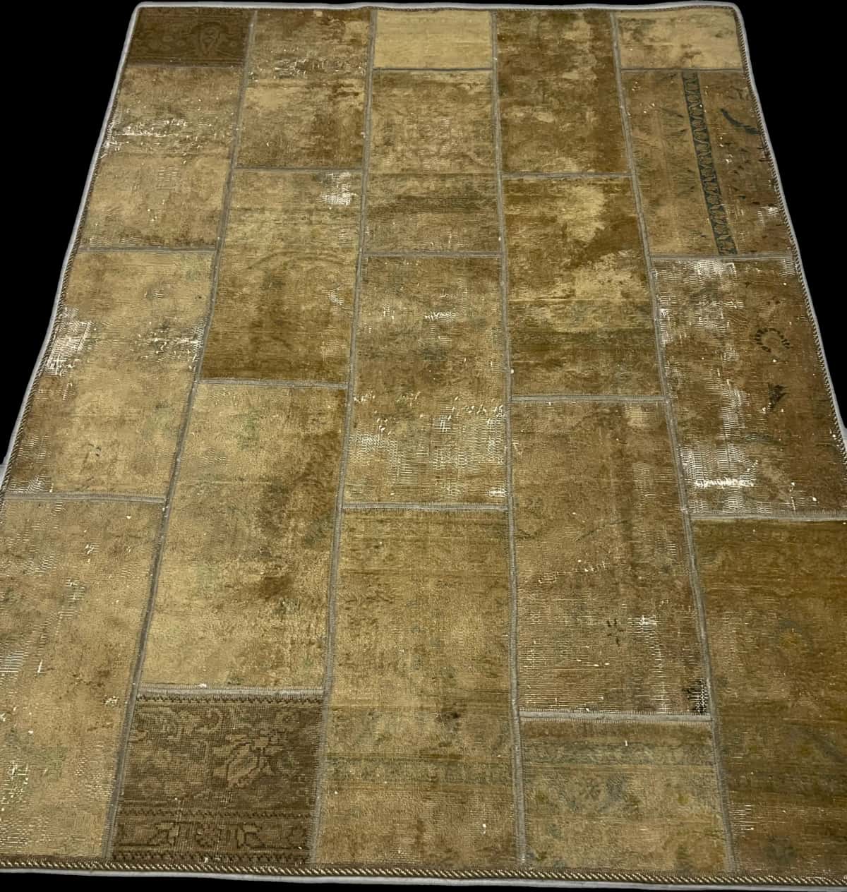 Persian rug of Patchwork style in dimensions 203 centimeters length by 151 centimeters width — Perspective