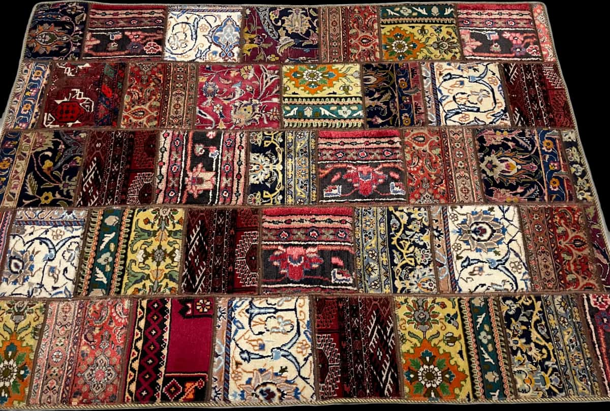 Persian rug of Patchwork style in dimensions 202 centimeters length by 150 centimeters width with mainly red and colorful colors — Perspective