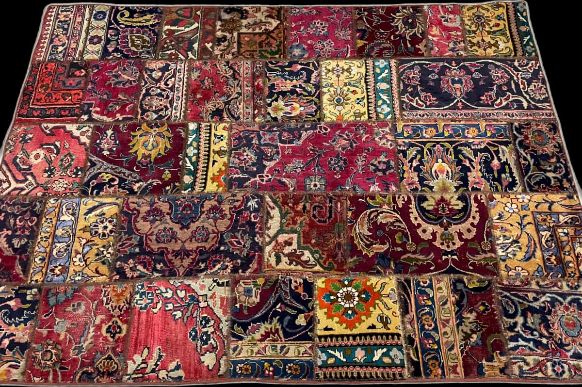 Persian rug of Rey style in dimensions 200 centimeters length by 150 centimeters width with mainly red and colorful colors — Perspective