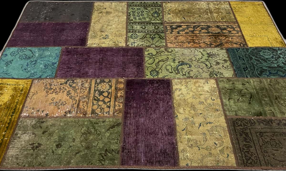 alfombra persa de estilo patchwork en dimensiones 210 centímetros de largo por 152 centímetros de ancho con colores principalmente colorido — Perspectiva