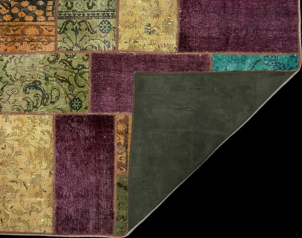 Persian rug of Rey style in dimensions 210 centimeters length by 152 centimeters width with mainly colorful colors — Folded