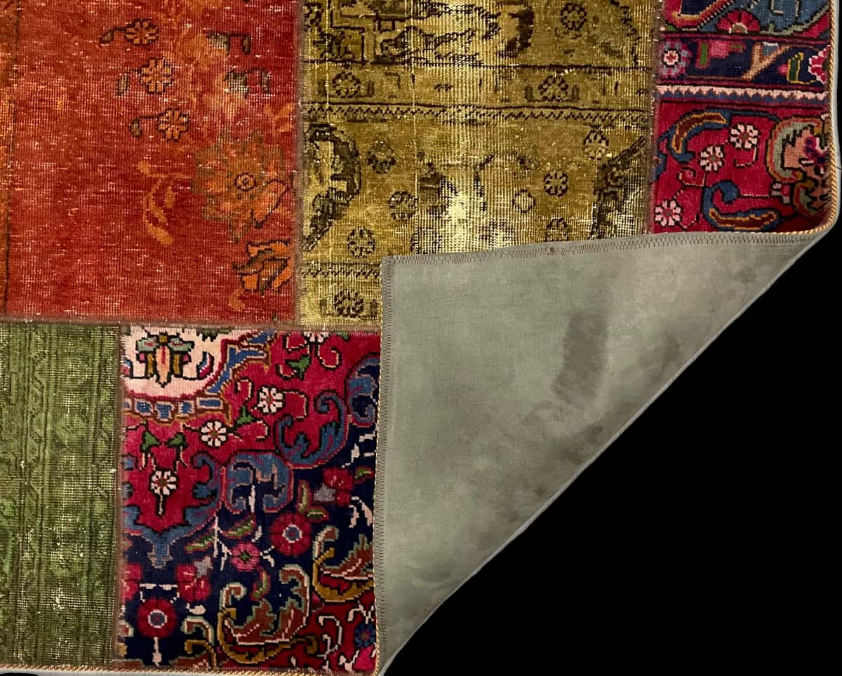 Persian rug of Rey style in dimensions 202 centimeters length by 152 centimeters width with mainly colorful colors — Folded