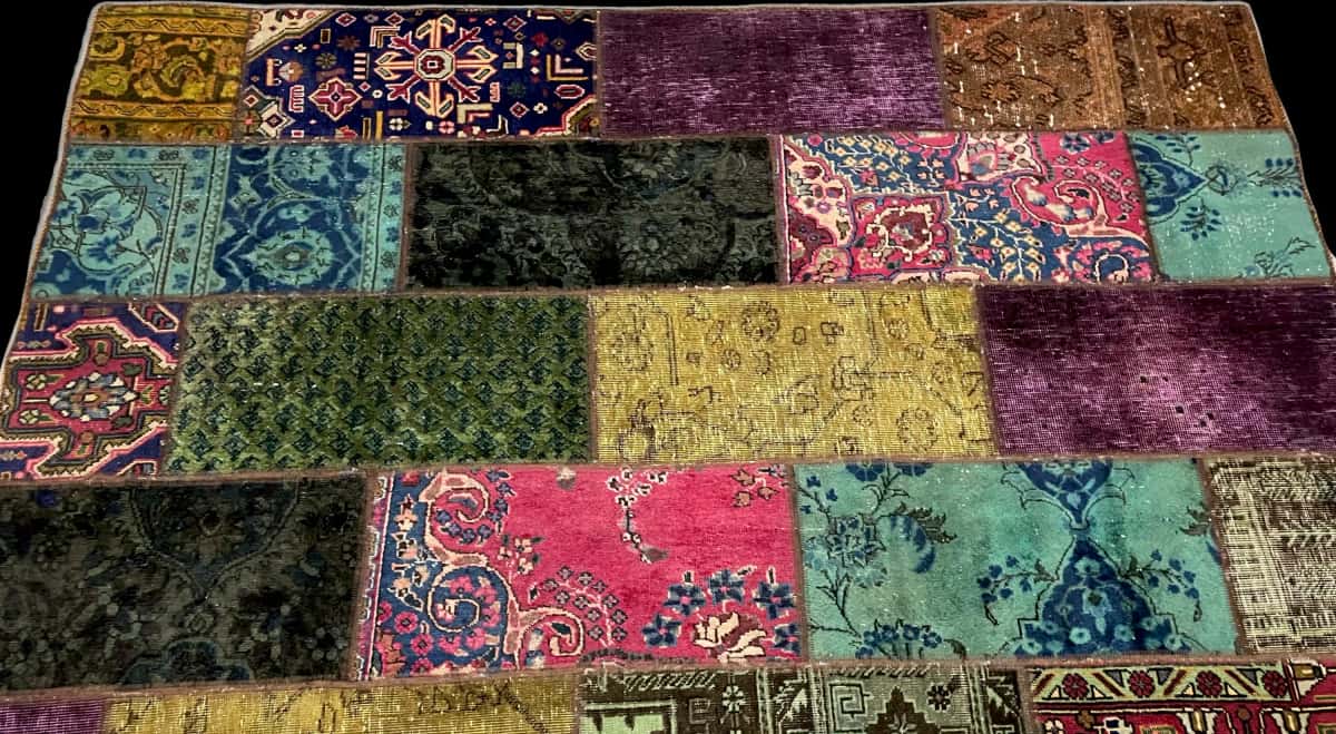 Persian rug of Rey style in dimensions 205 centimeters length by 152 centimeters width with mainly colorful colors — Perspective