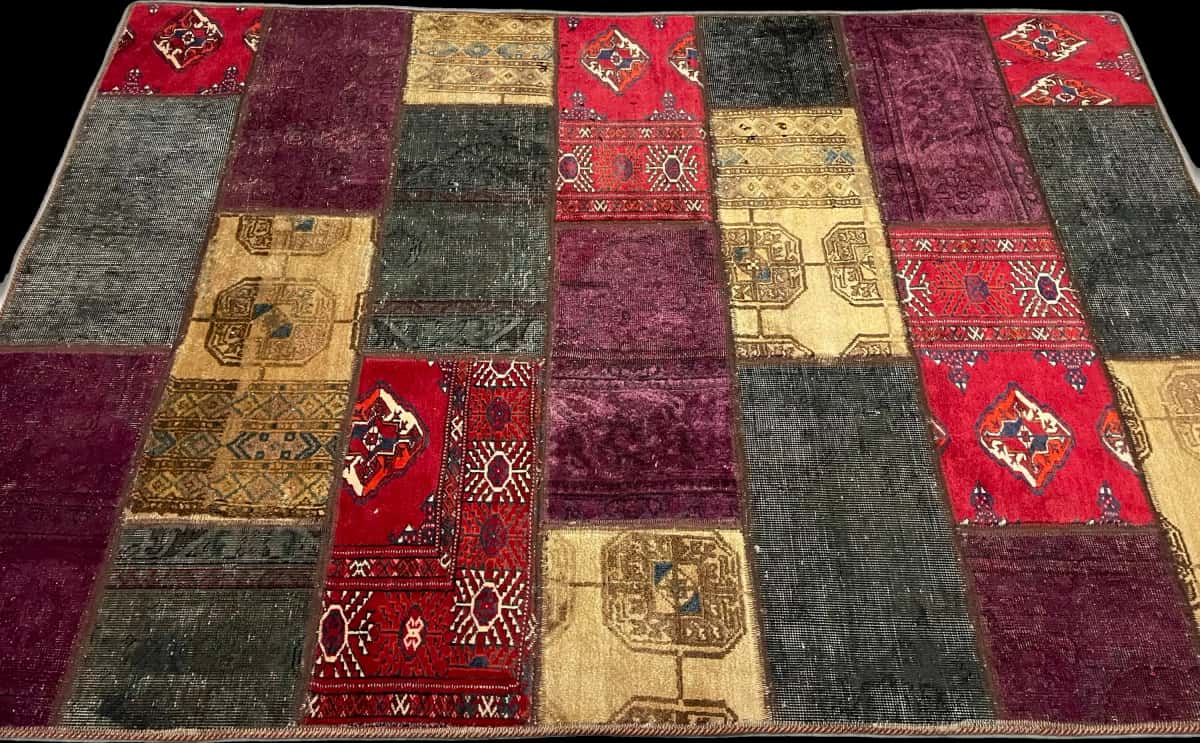 Persian rug of Rey style in dimensions 213 centimeters length by 150 centimeters width with mainly colorful colors — Perspective