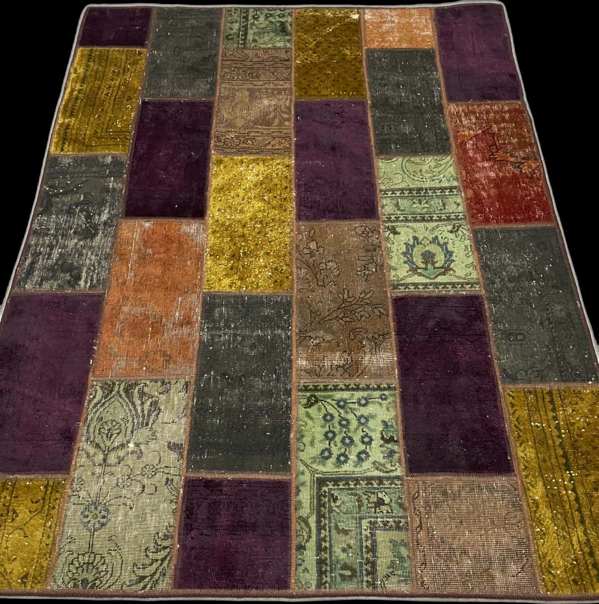 Persian rug of Patchwork style in dimensions 200 centimeters length by 153 centimeters width with mainly colorful colors — Perspective