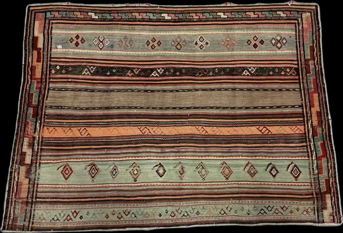 Persian rug of Sumak style in dimensions 148 centimeters length by 108 centimeters width with mainly brown and turquoise colors — Perspective
