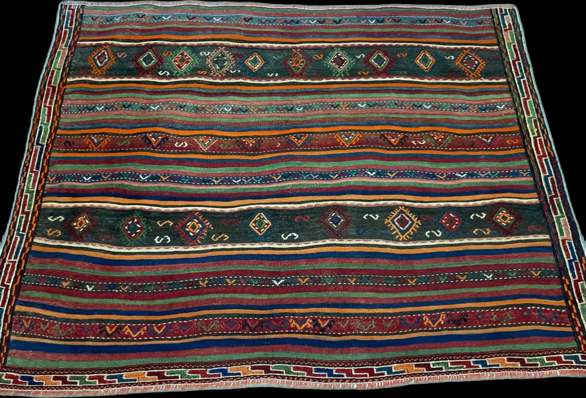 Persian rug of Sumak style in dimensions 196 centimeters length by 156 centimeters width with mainly brown and red colors — Perspective