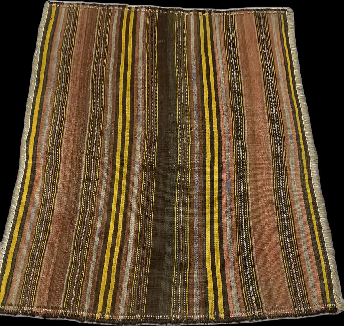 Persian rug of Sumak style in dimensions 141 centimeters length by 117 centimeters width with mainly yellow and brown colors — Perspective