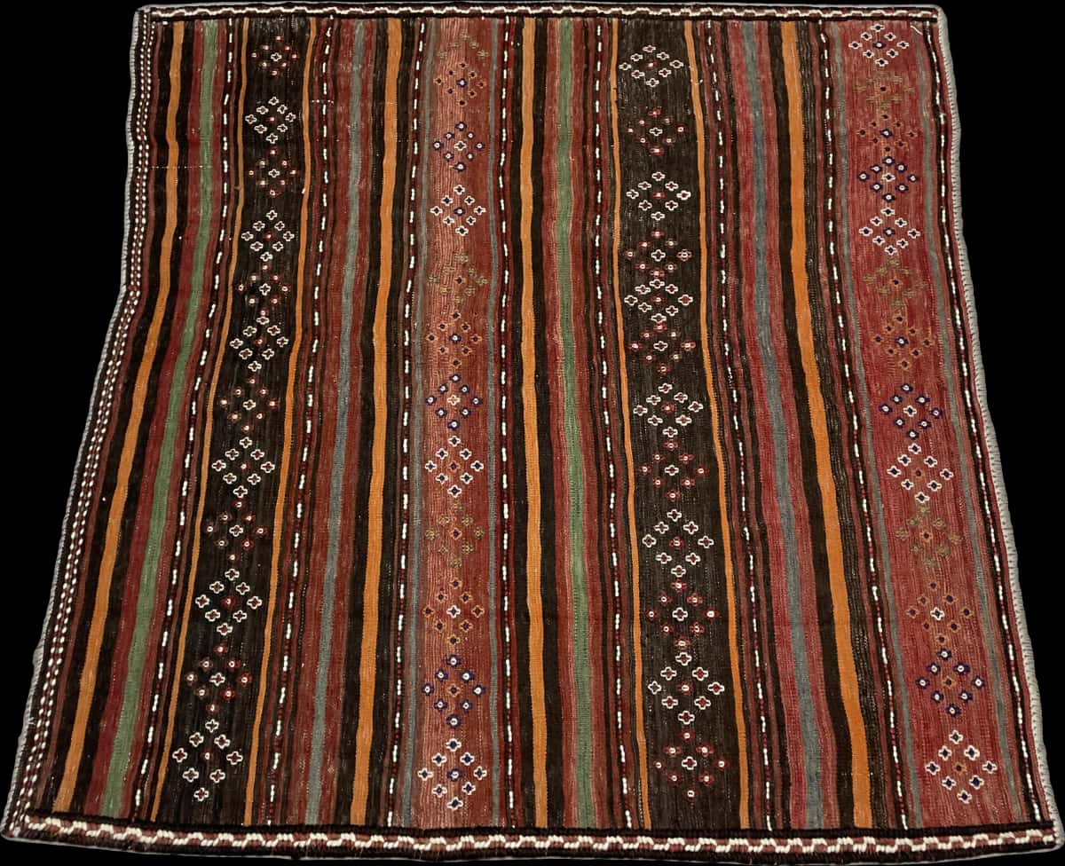 Persian rug of Sumak style in dimensions 125 centimeters length by 120 centimeters width with mainly red and black colors — Perspective