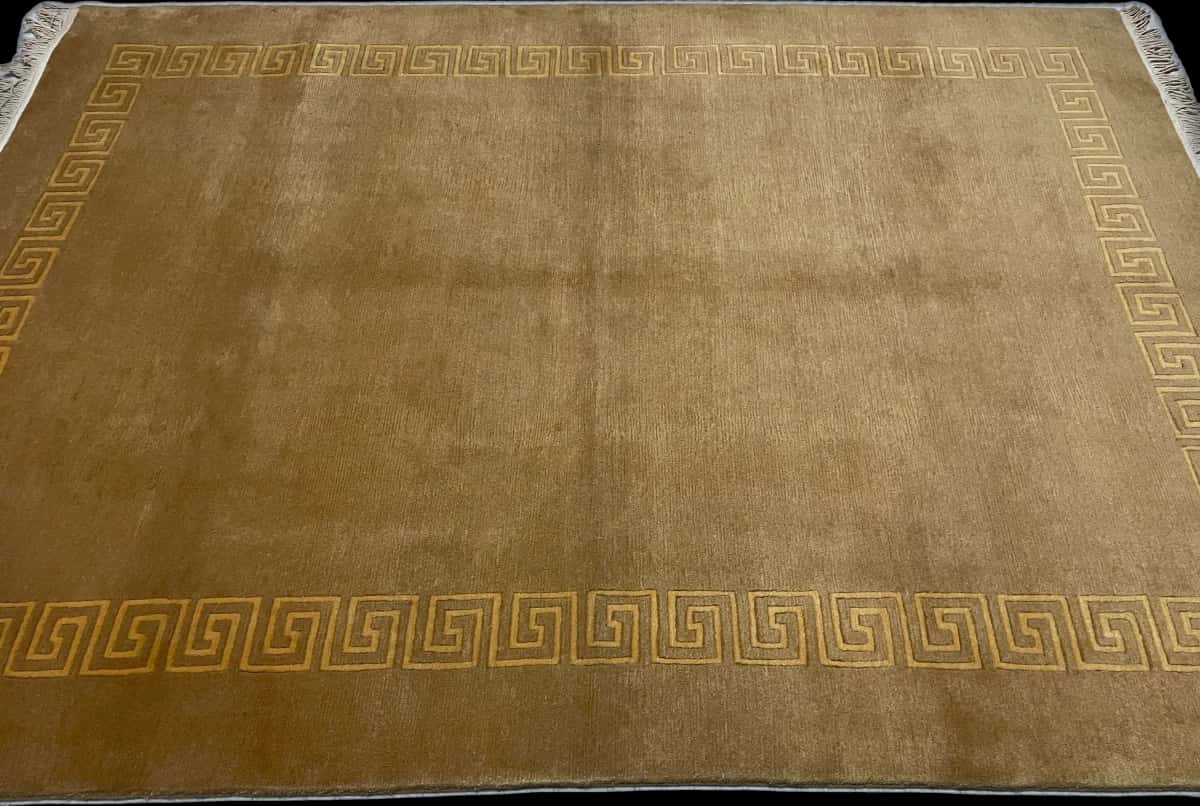 Nepali rug of Tibetan style in dimensions 240 centimeters length by 173 centimeters width with mainly yellow colors — Perspective